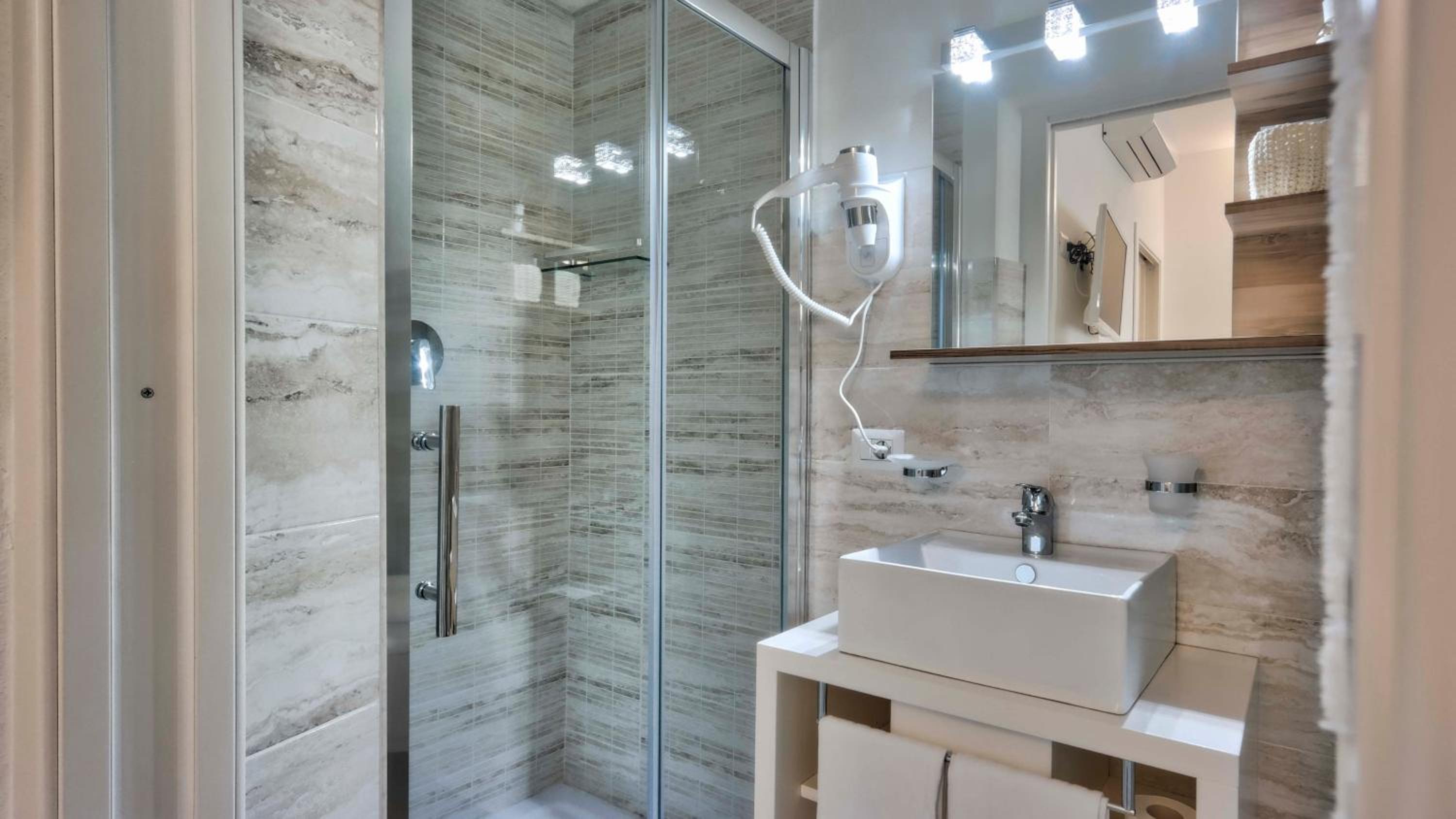 Smart Suite & Apartments