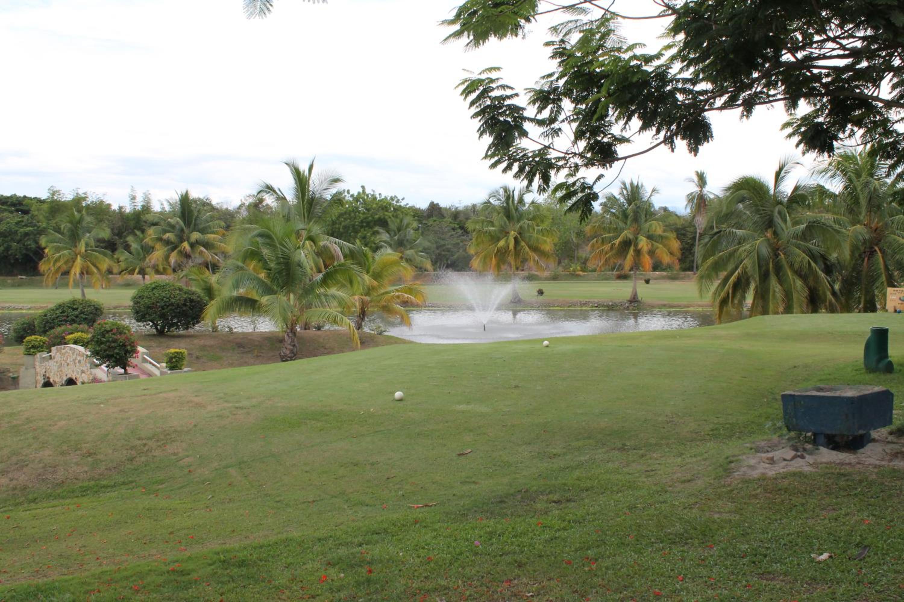 HERMOSA CASAQUINTA FAMILIAR CONDOMINIO CAMPESTRE EL PEÑON Piscina Privada Campo de Golf