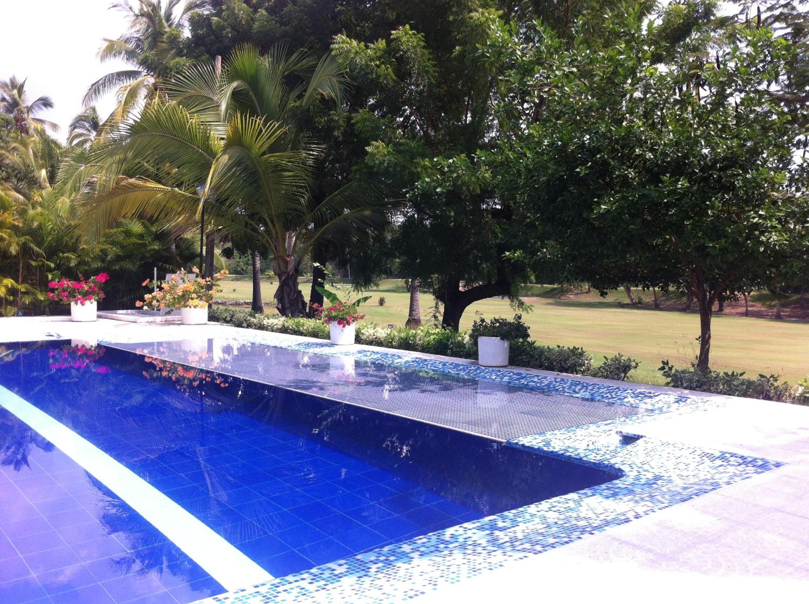 HERMOSA CASAQUINTA FAMILIAR CONDOMINIO CAMPESTRE EL PEÑON Piscina Privada Campo de Golf