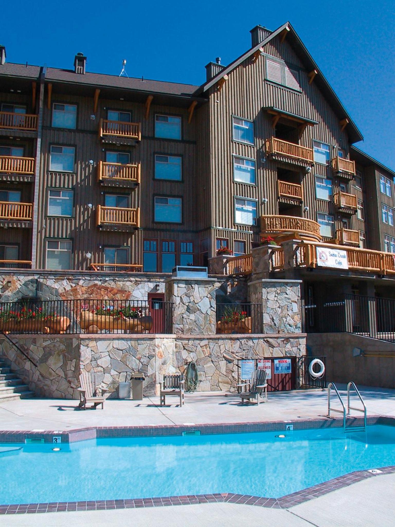 Snow Creek Lodge by Fernie Lodging Co