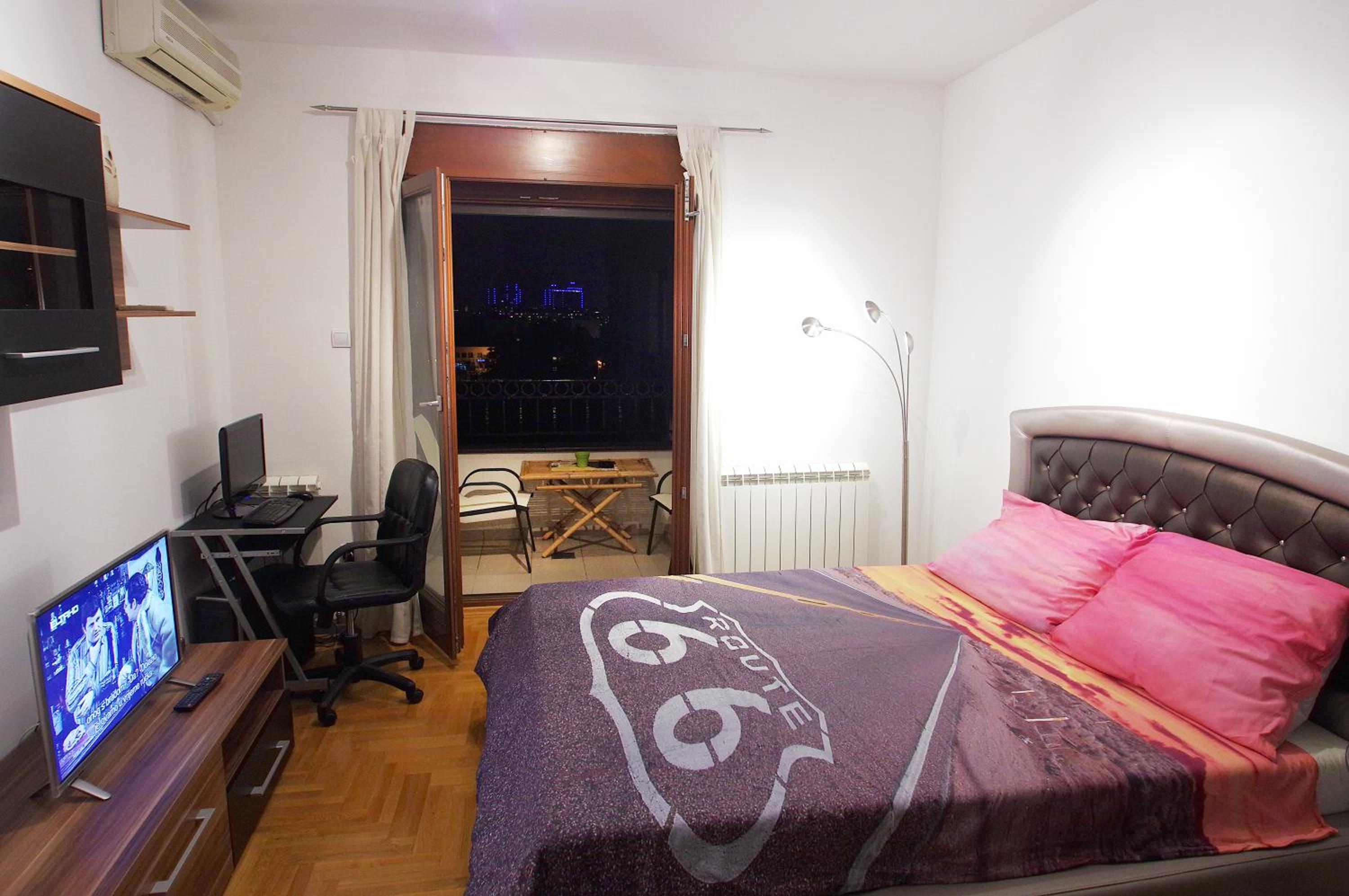 Photo 12