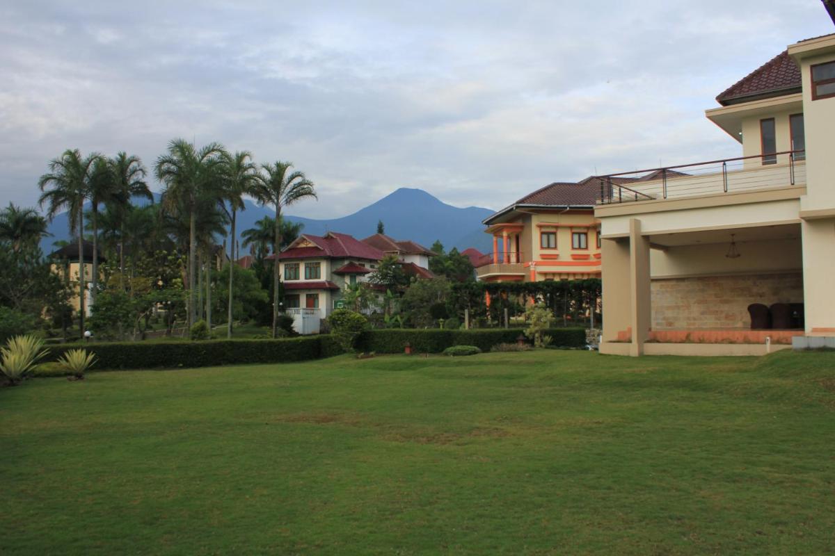 Villa Sophia Cimacan Puncak