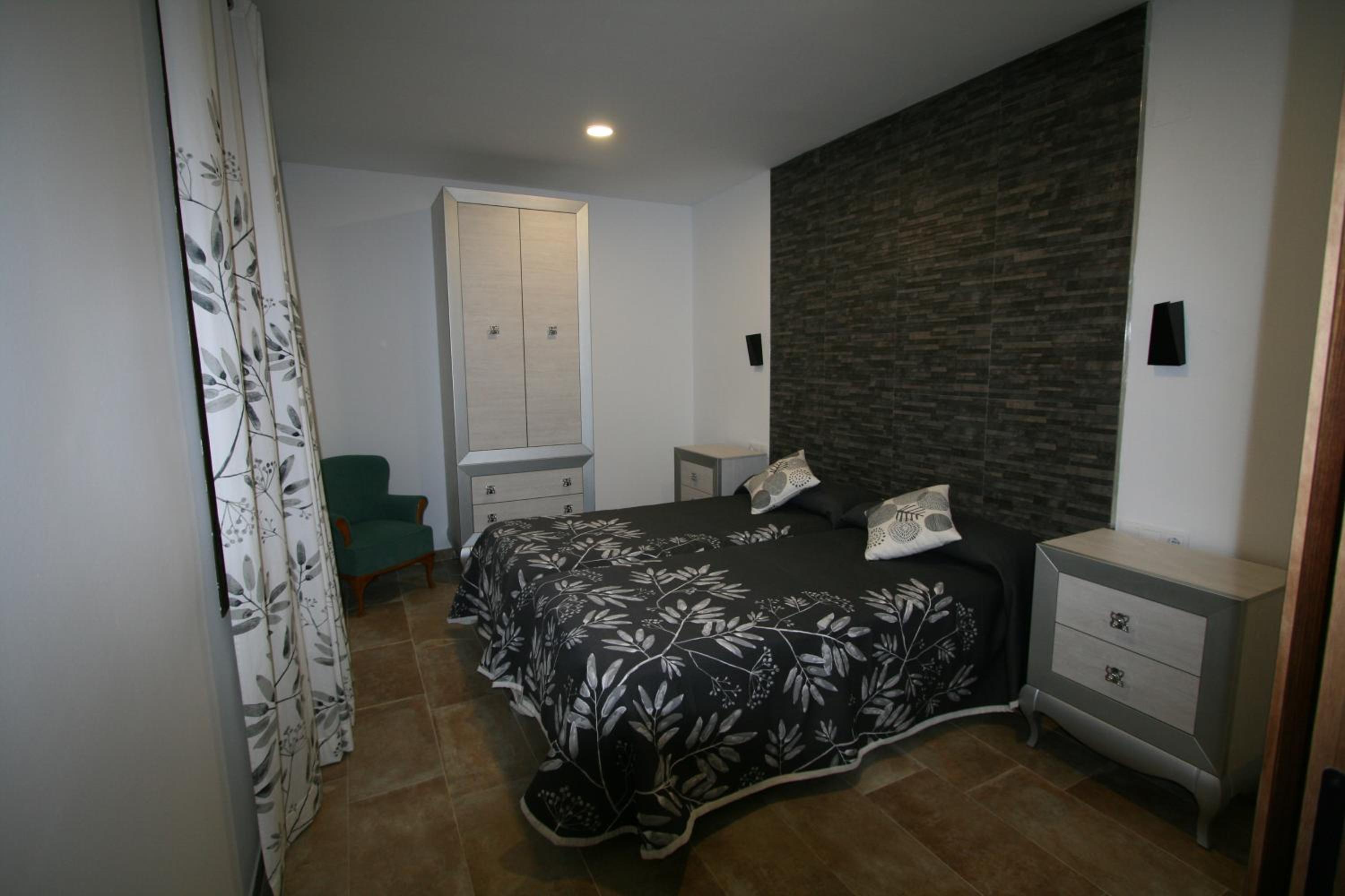 Photo 33