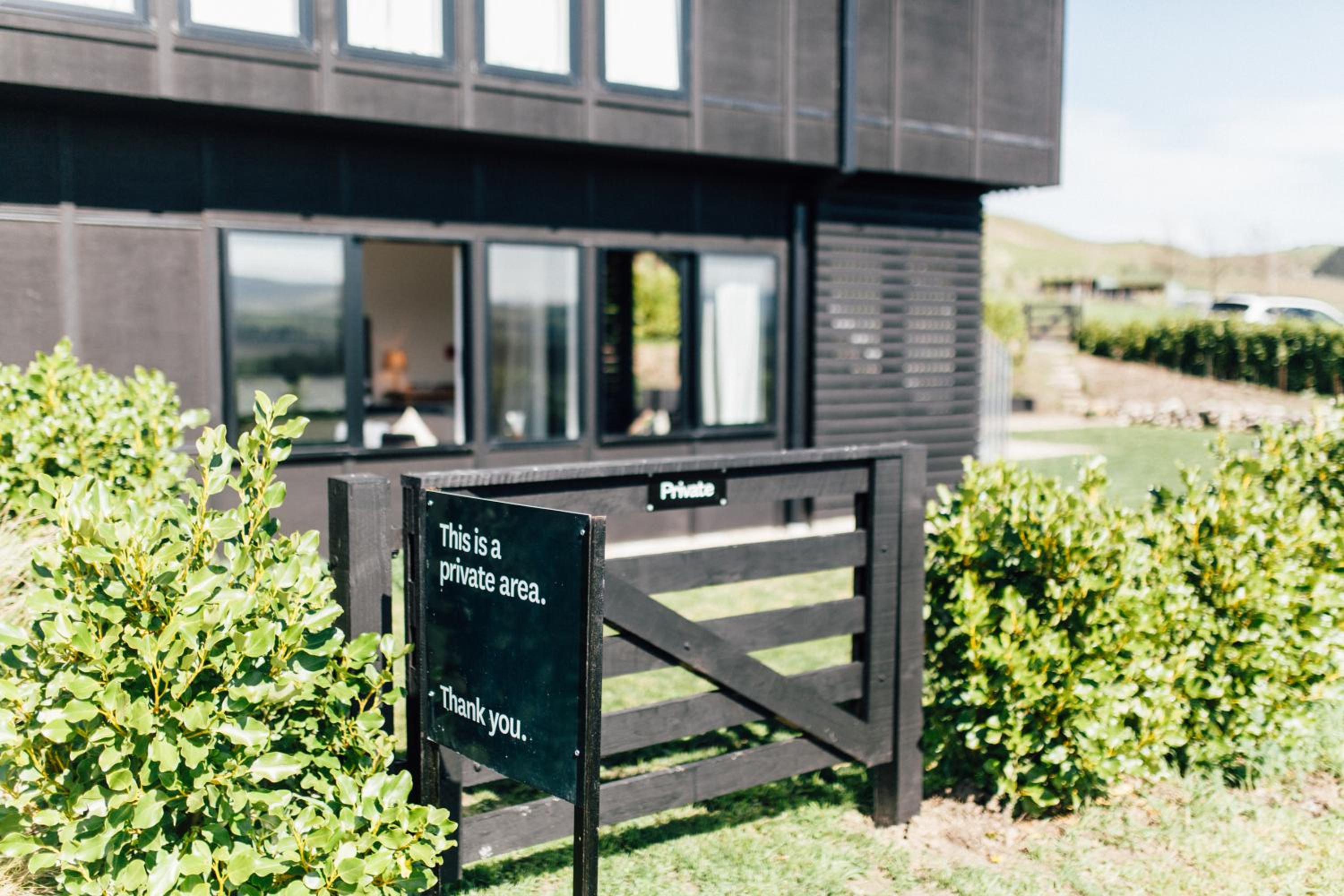 Black Estate B & B