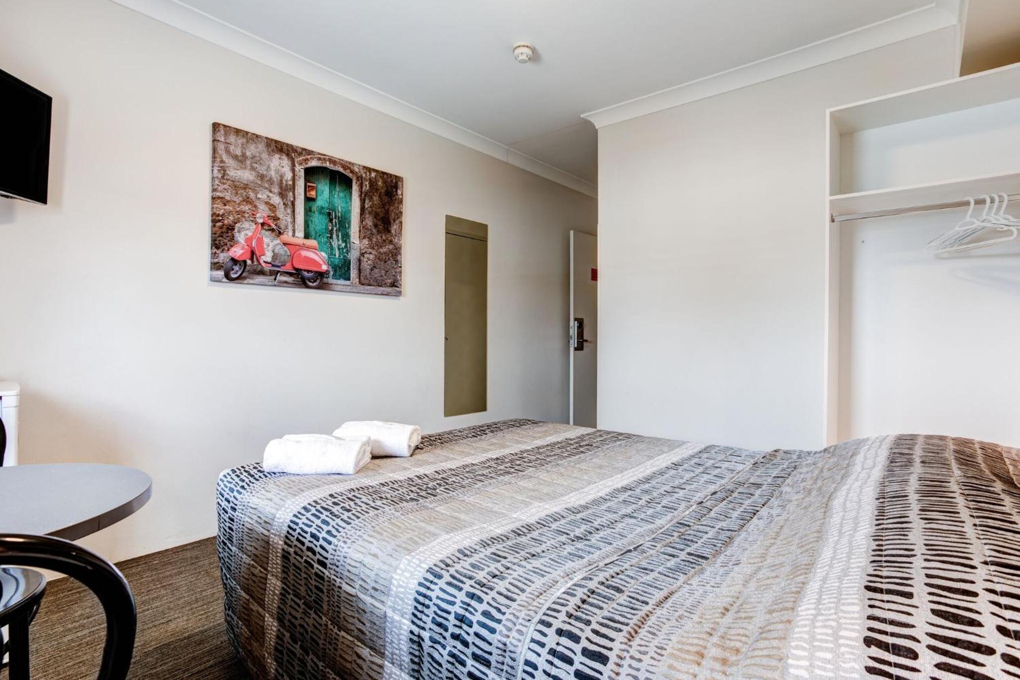 Arena Hotel (formerly Sleep Express Motel)