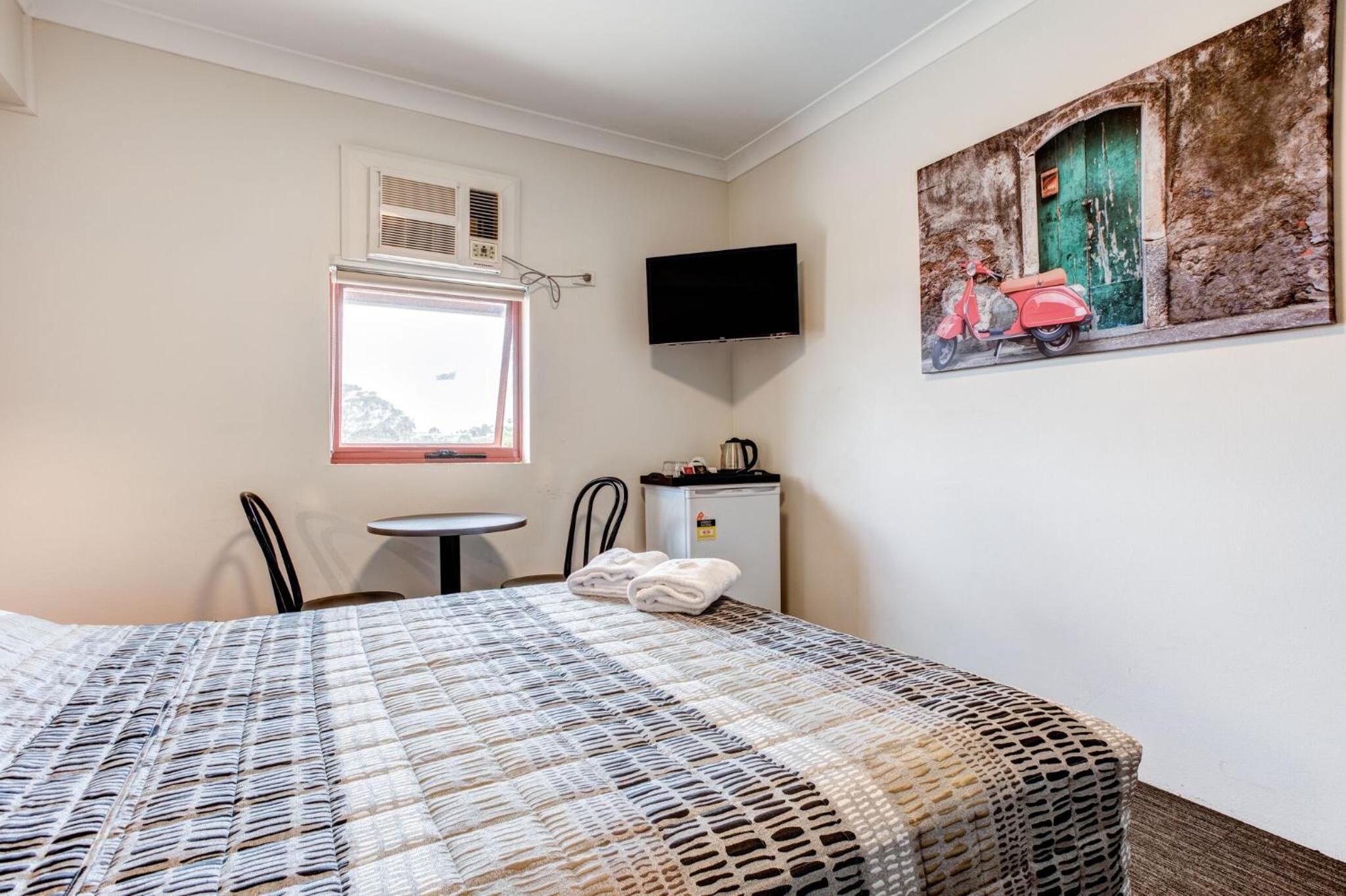 Arena Hotel (formerly Sleep Express Motel)