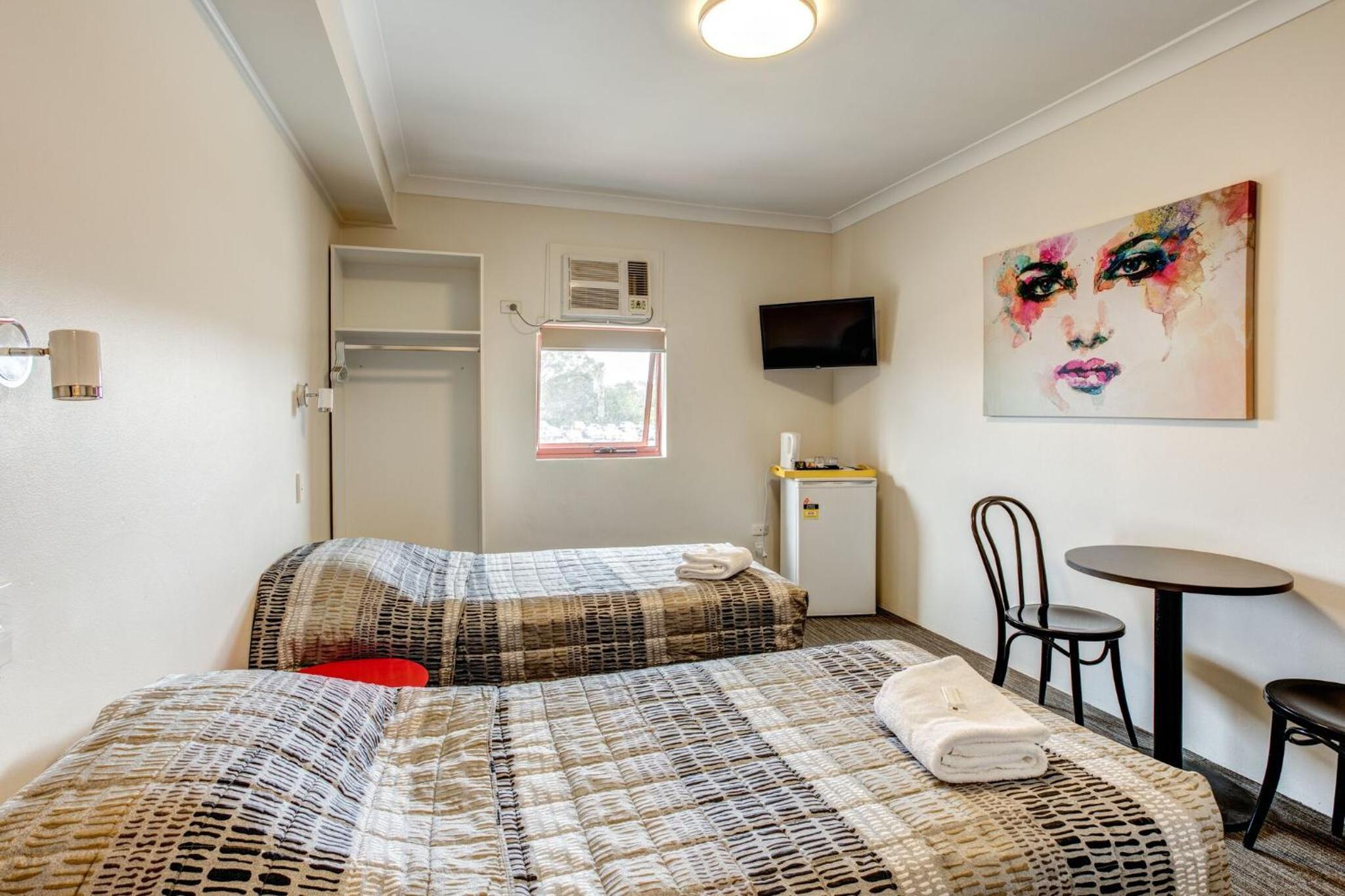 Arena Hotel (formerly Sleep Express Motel)