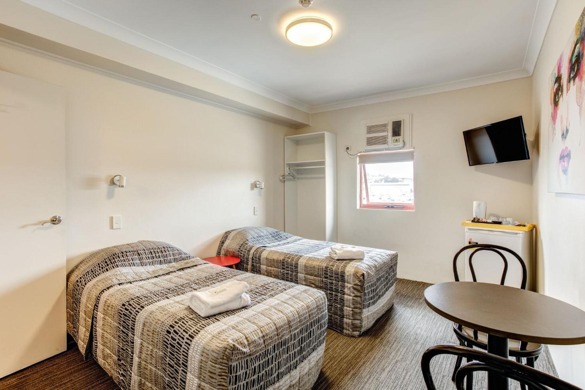 Arena Hotel (formerly Sleep Express Motel)