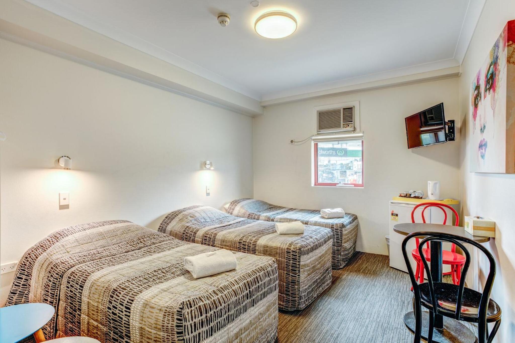 Arena Hotel (formerly Sleep Express Motel)