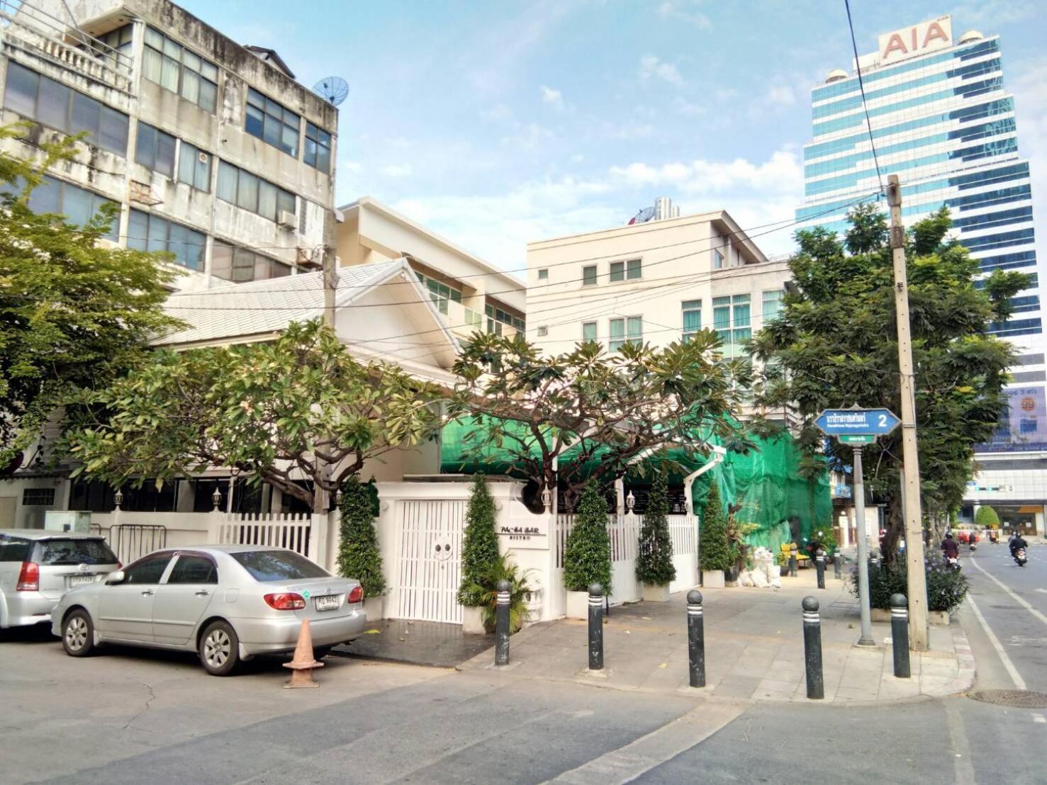 The Chatbox Silom Hostel