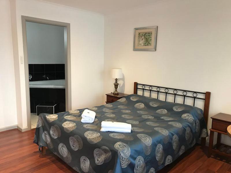 Beaconsfield Lodge Motel