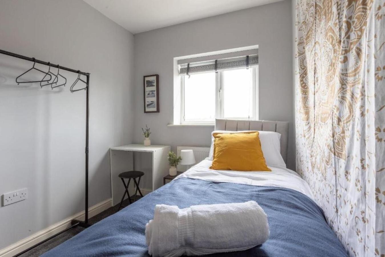5BR Home Sleeps 12, Family & Contractor Stay