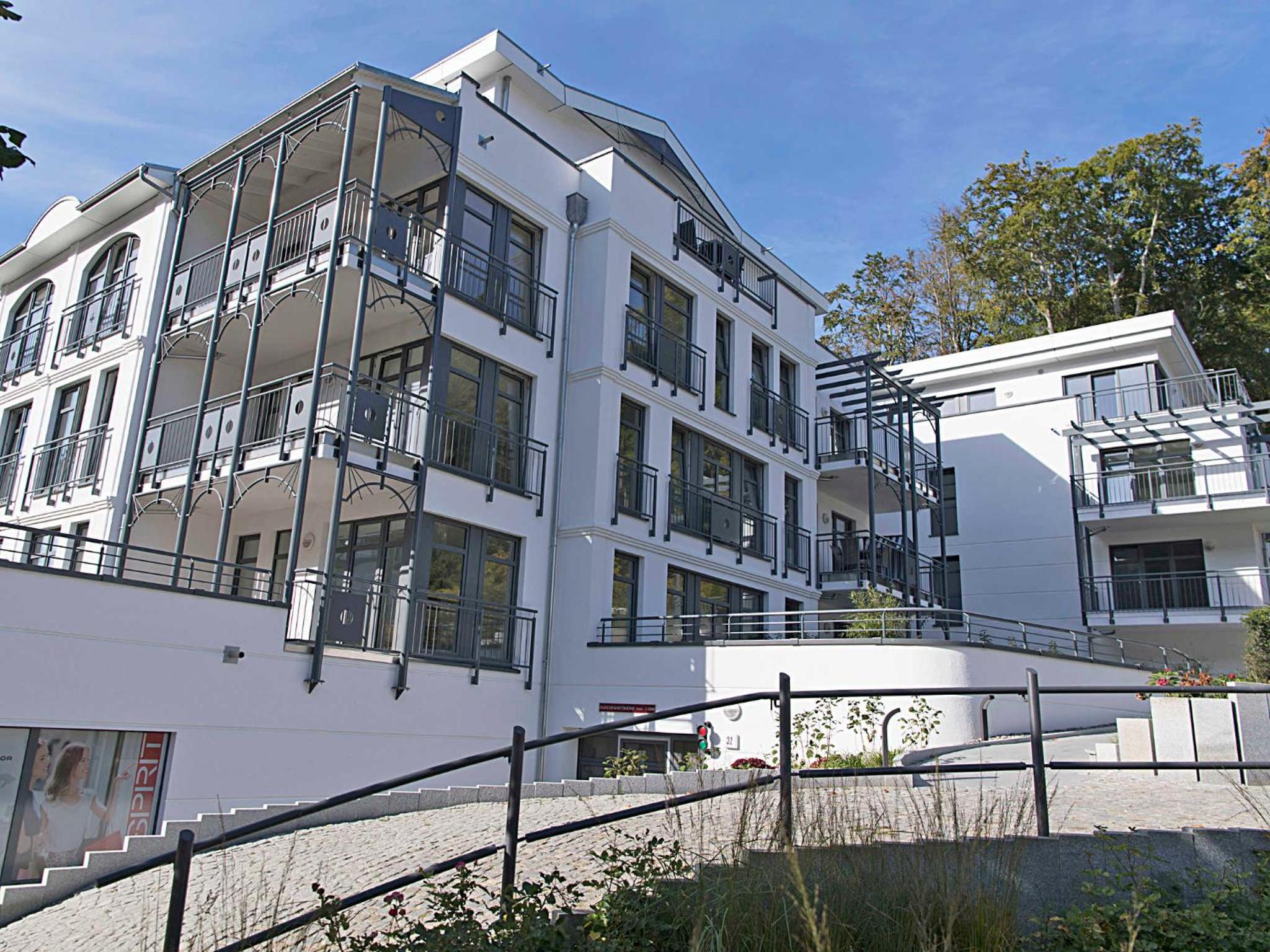 Villa Louisa in Sellin - WG 39 mit Balkon, strandnah
