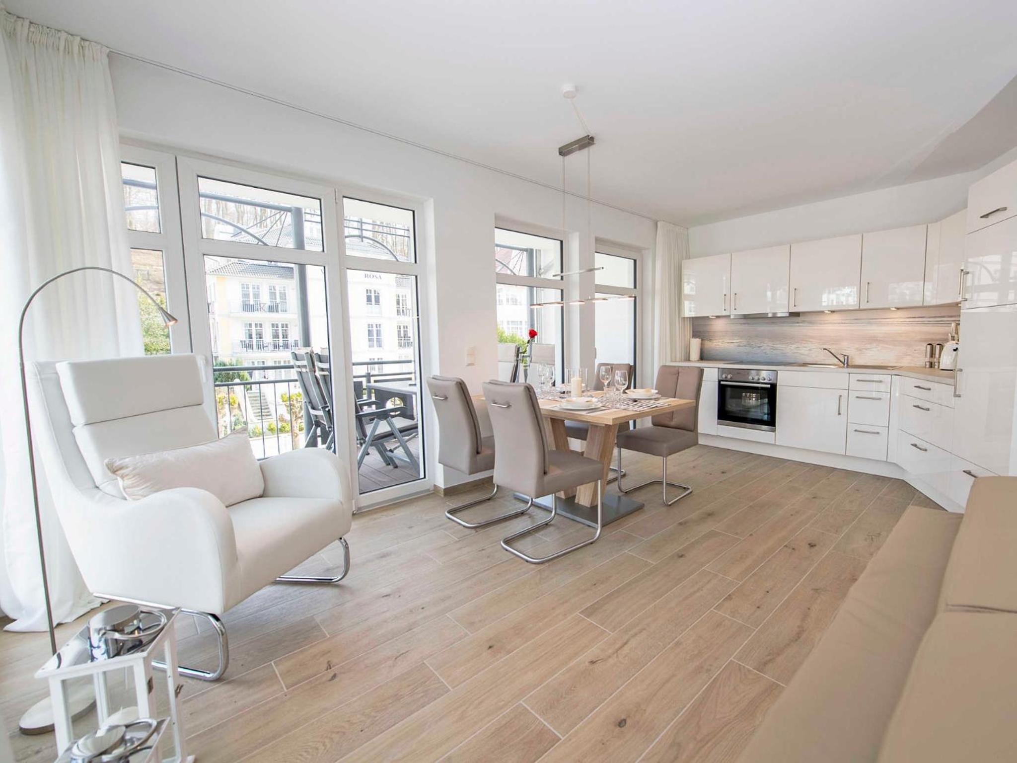 Villa Louisa in Sellin - WG 39 mit Balkon, strandnah