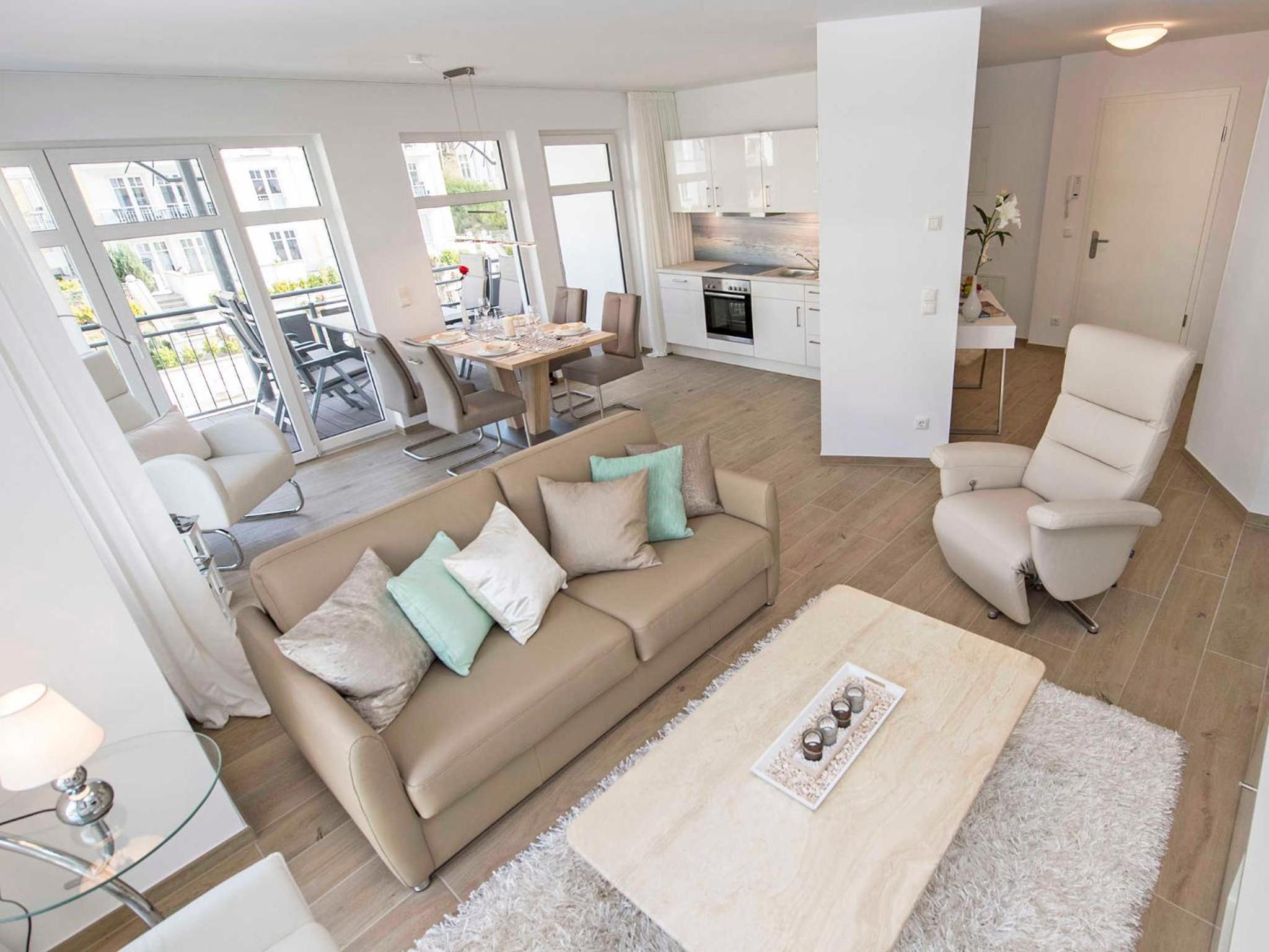 Villa Louisa in Sellin - WG 39 mit Balkon, strandnah