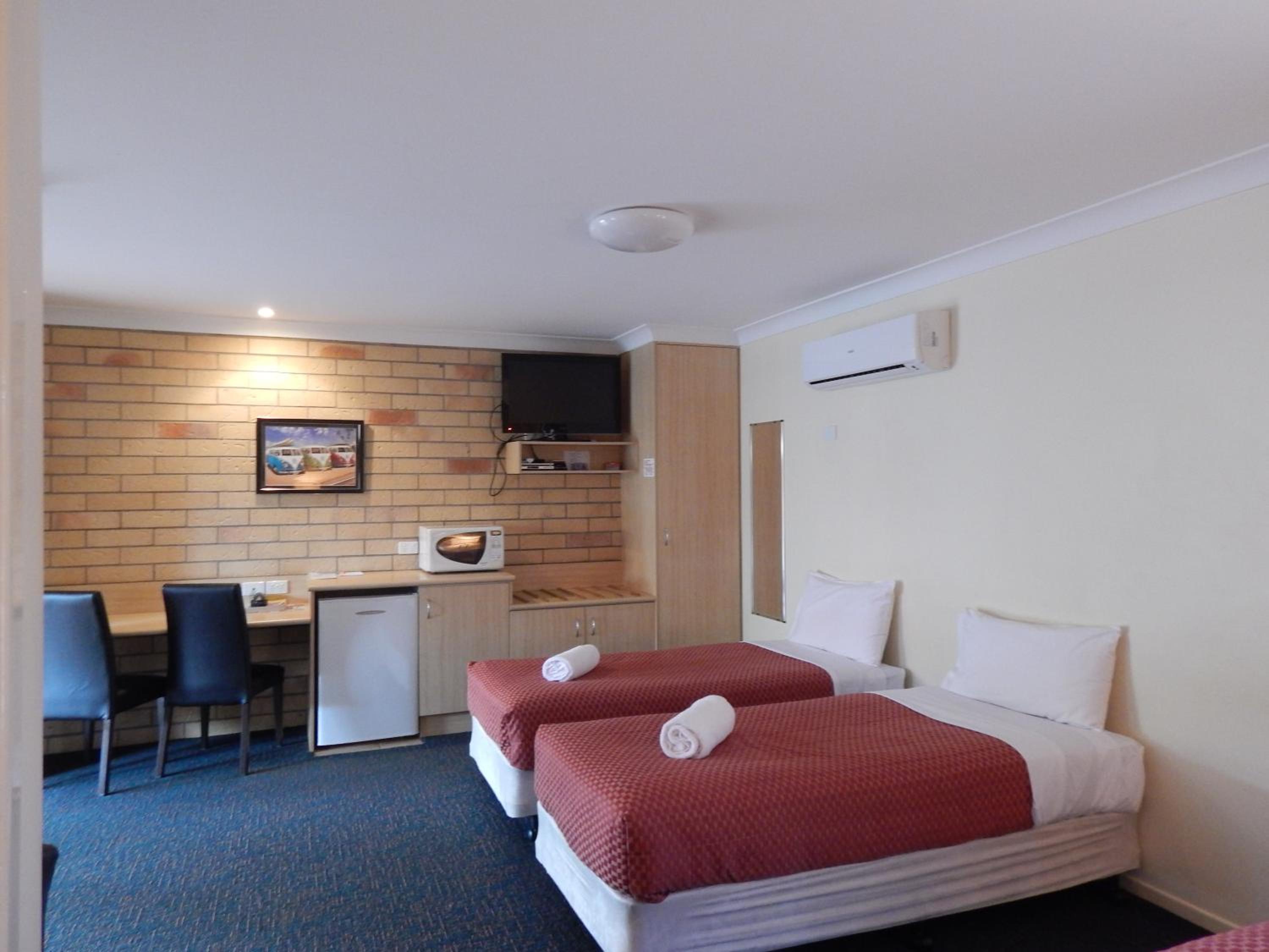 Cotswold Motor Inn