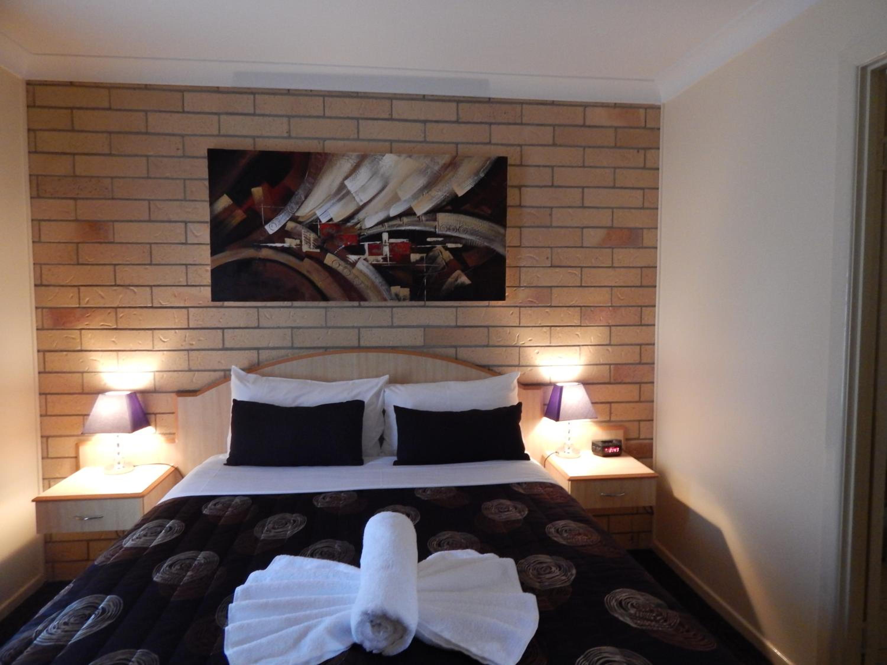 Cotswold Motor Inn