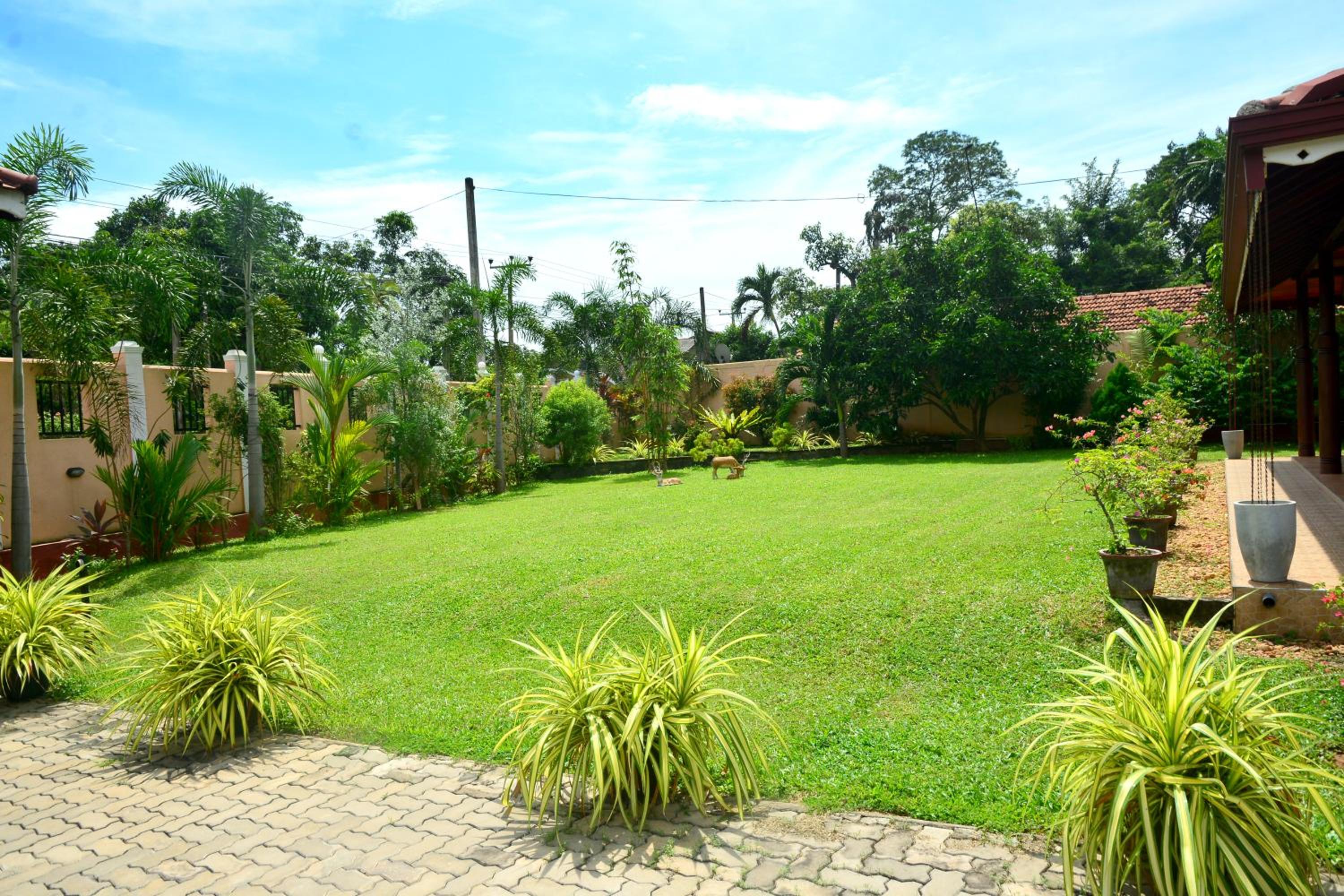 Robi Garden Villa