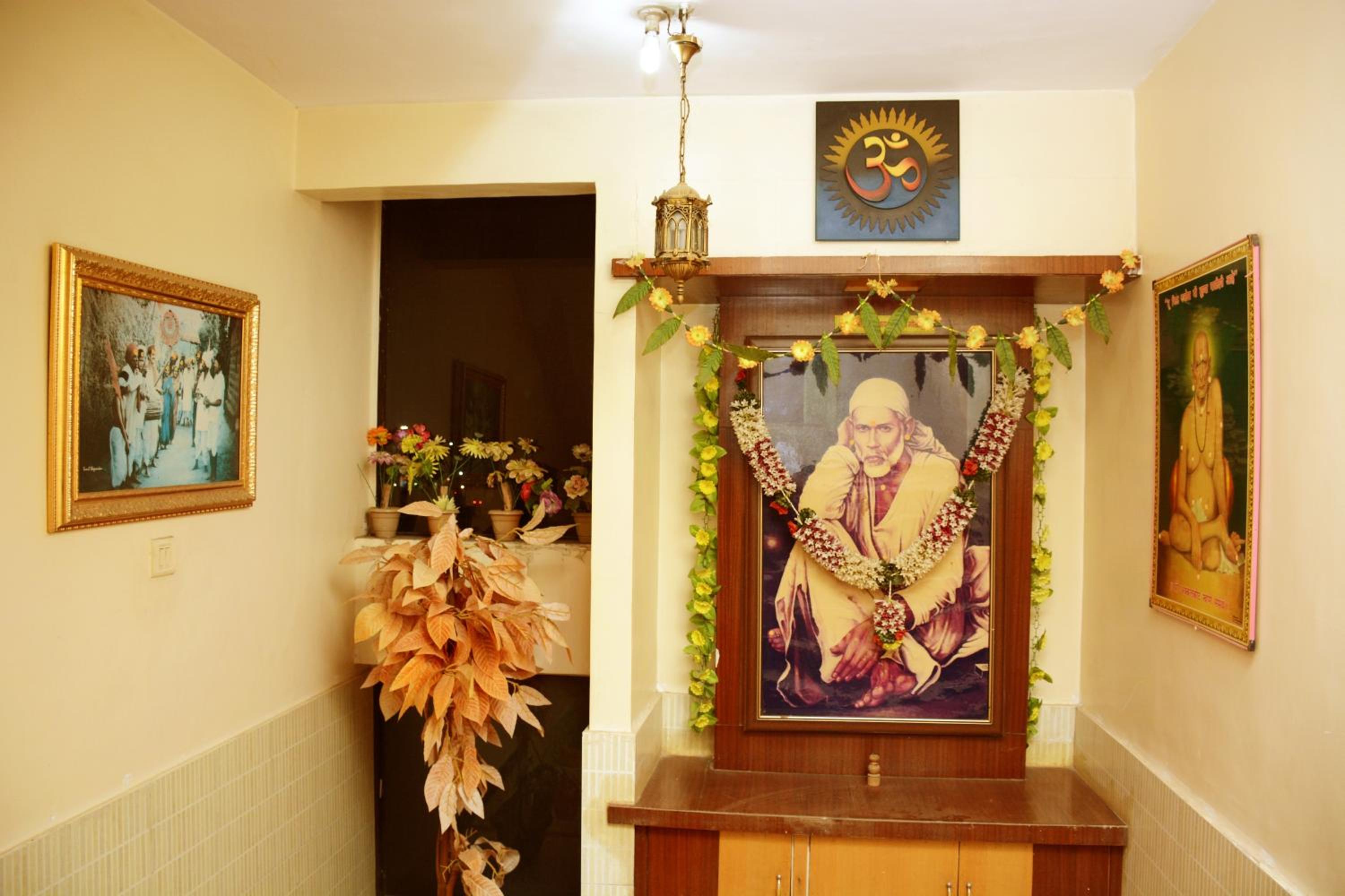 Shirdi Vacations - Hotel Sai Varsha - Property Image 4