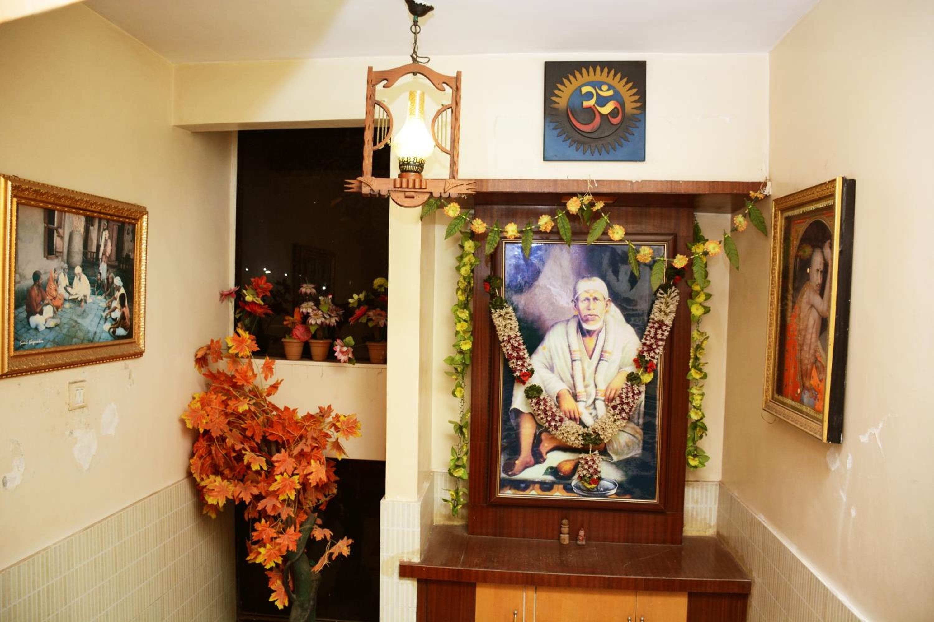 Shirdi Vacations - Hotel Sai Varsha - Property Image 5