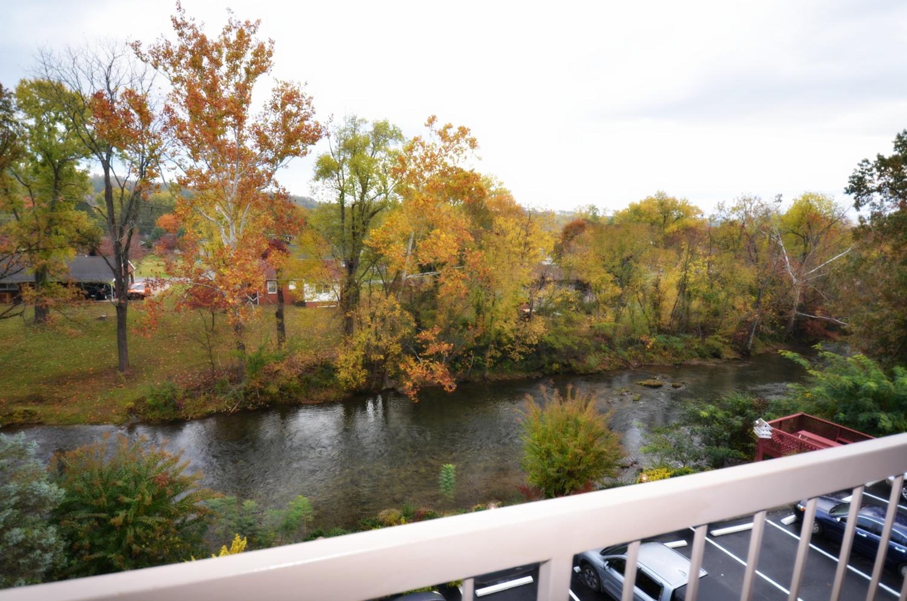 Rivergate Mountain Lodge view 5