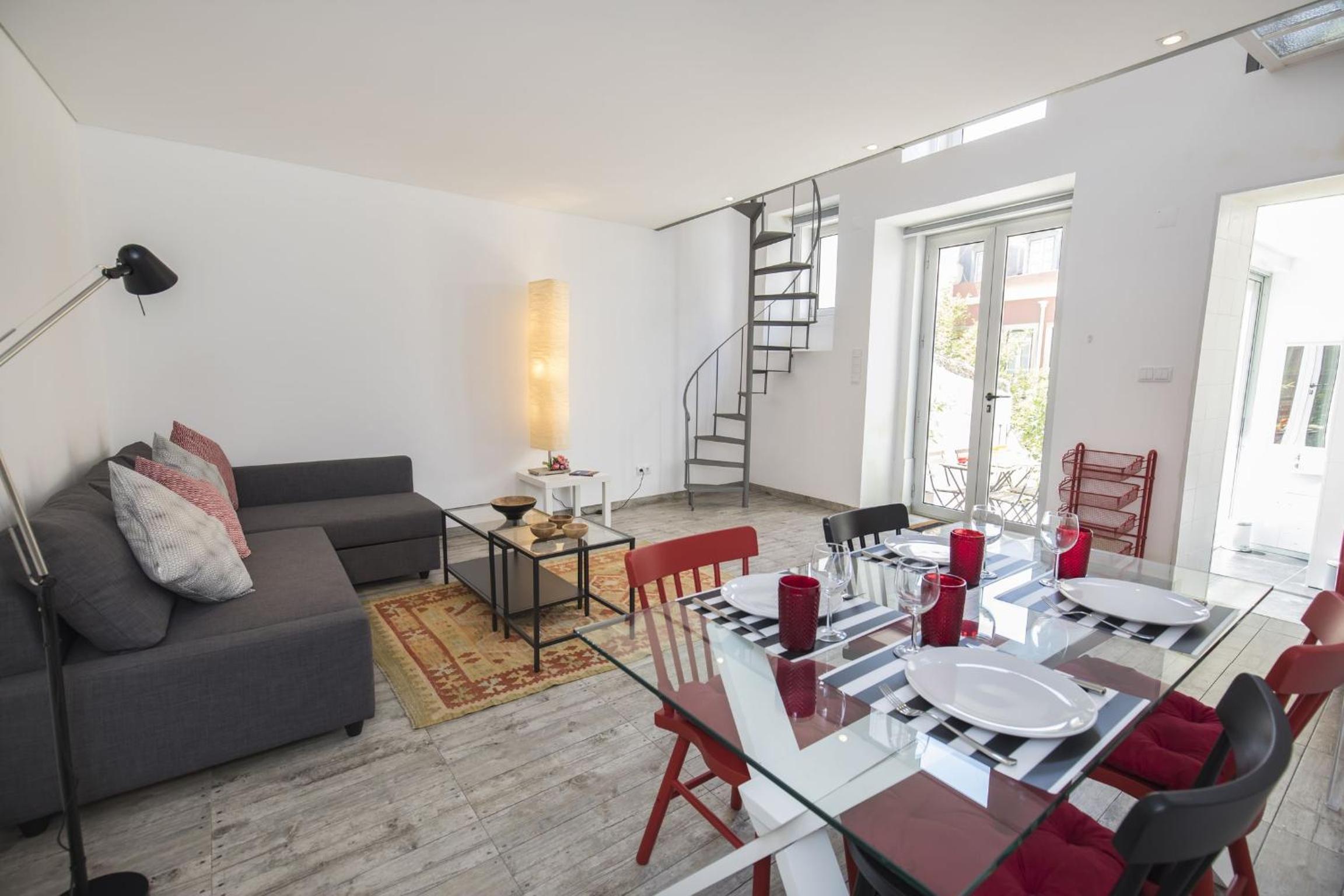 LovelyStay - Artsy Real view 2
