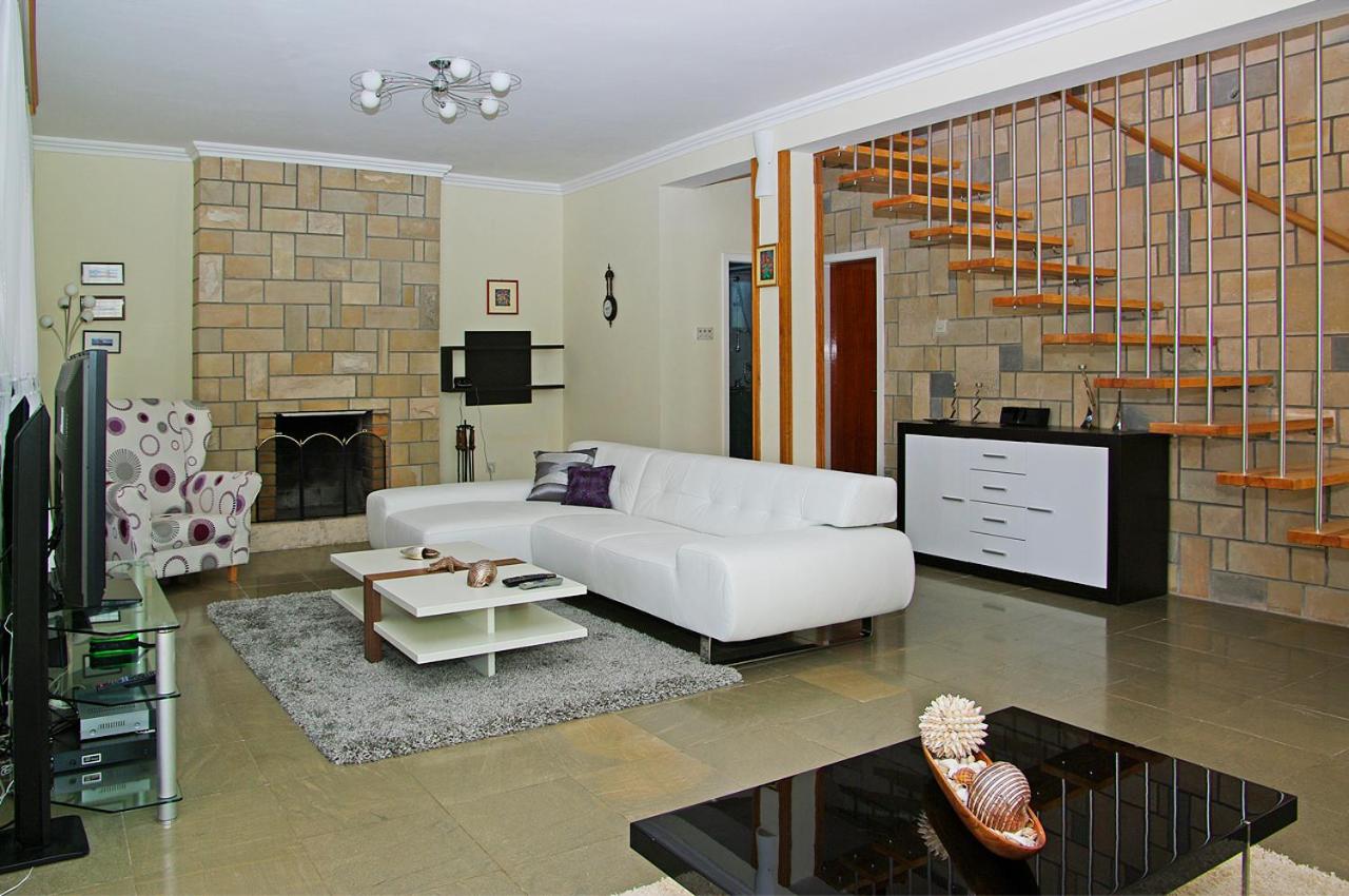 Waterfront villa with pool view 3