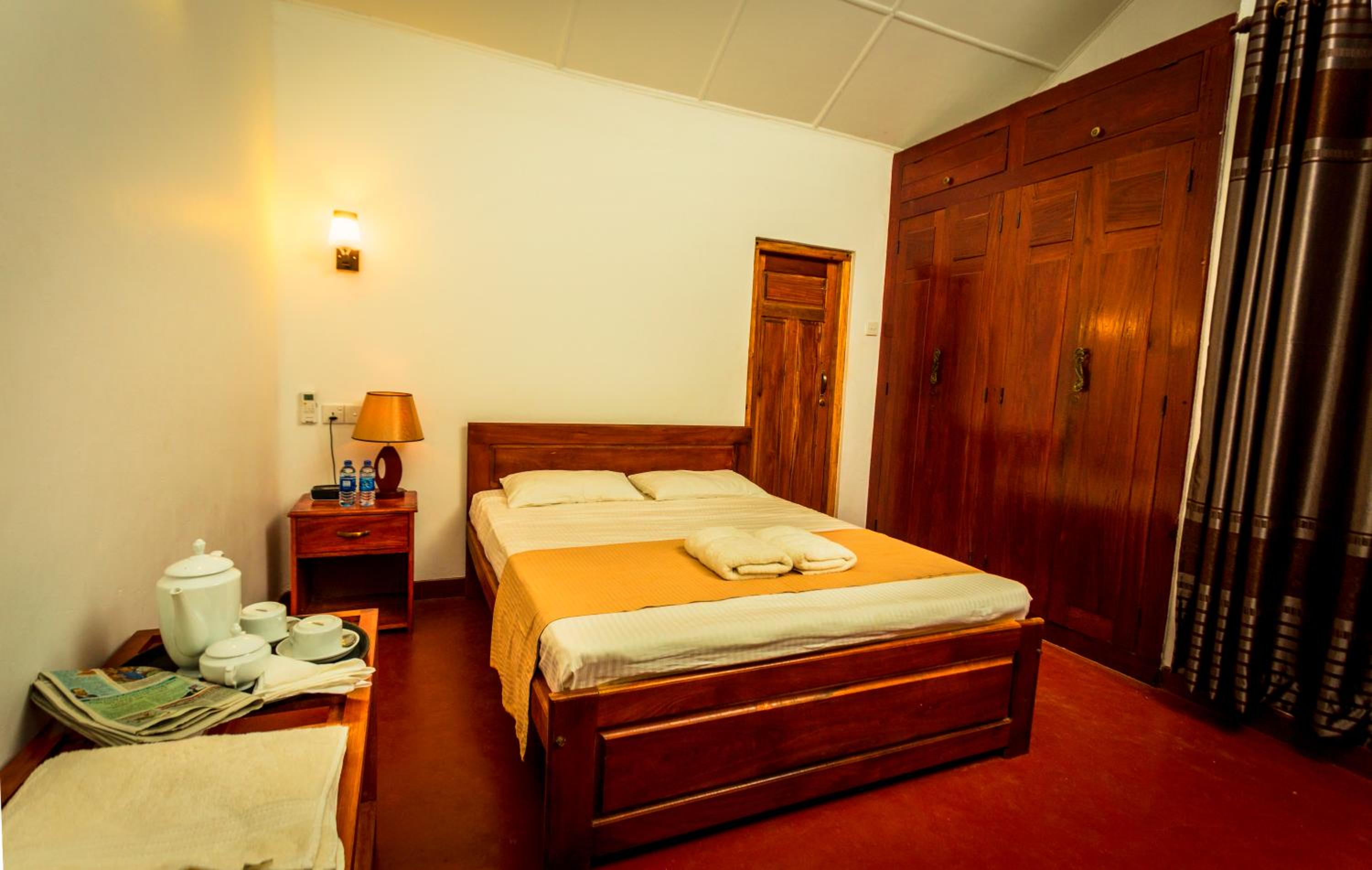 Dayanithi Guest House