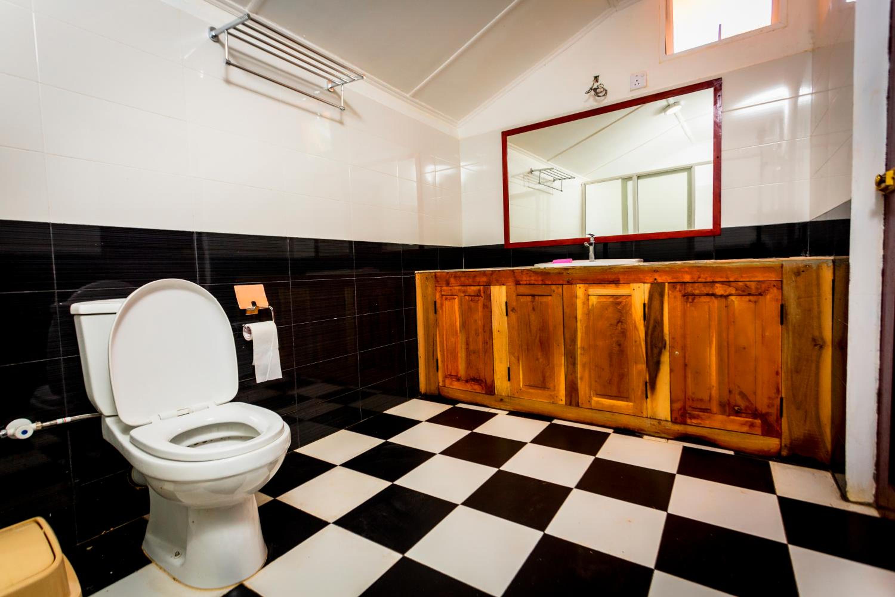 Dayanithi Guest House