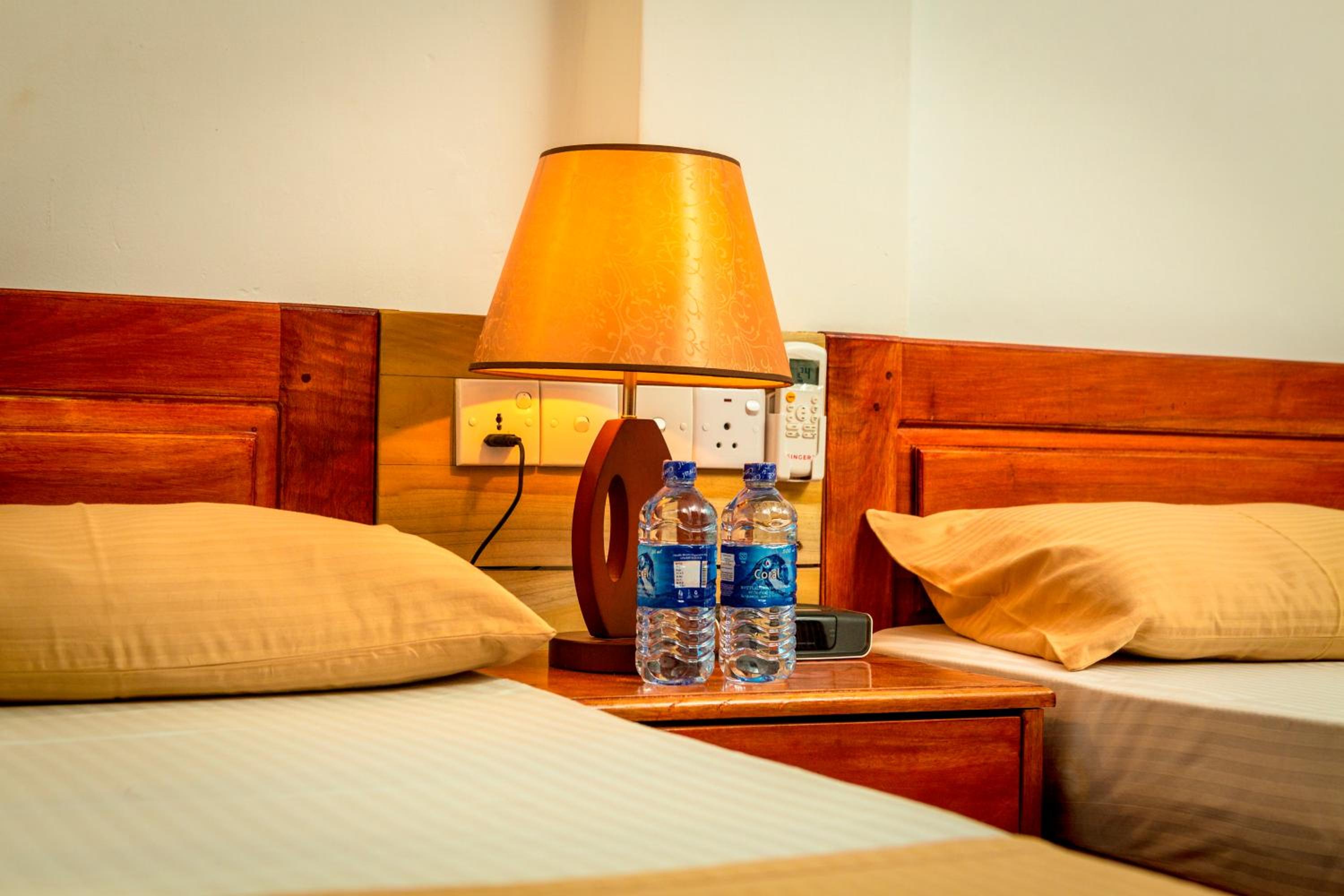 Dayanithi Guest House