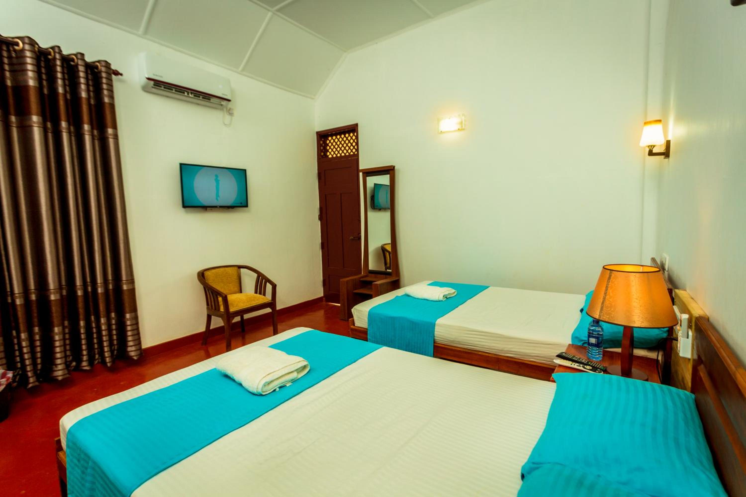 Dayanithi Guest House