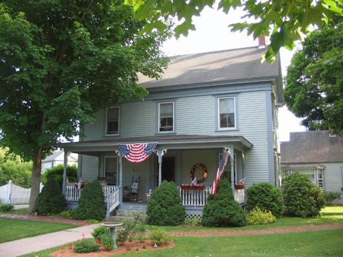 Black Lantern B&B view 5