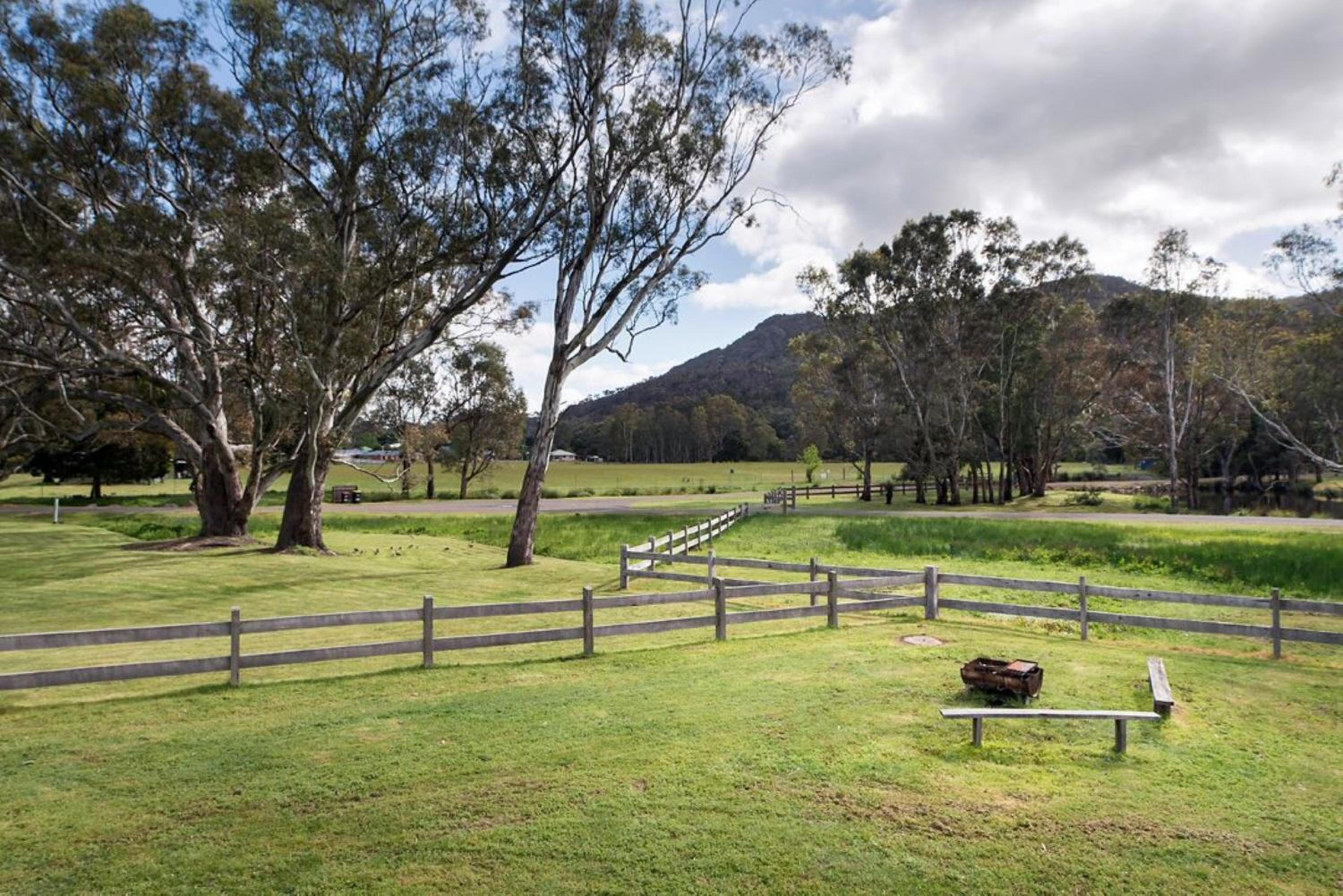Hemley House Luxury in Halls Gap