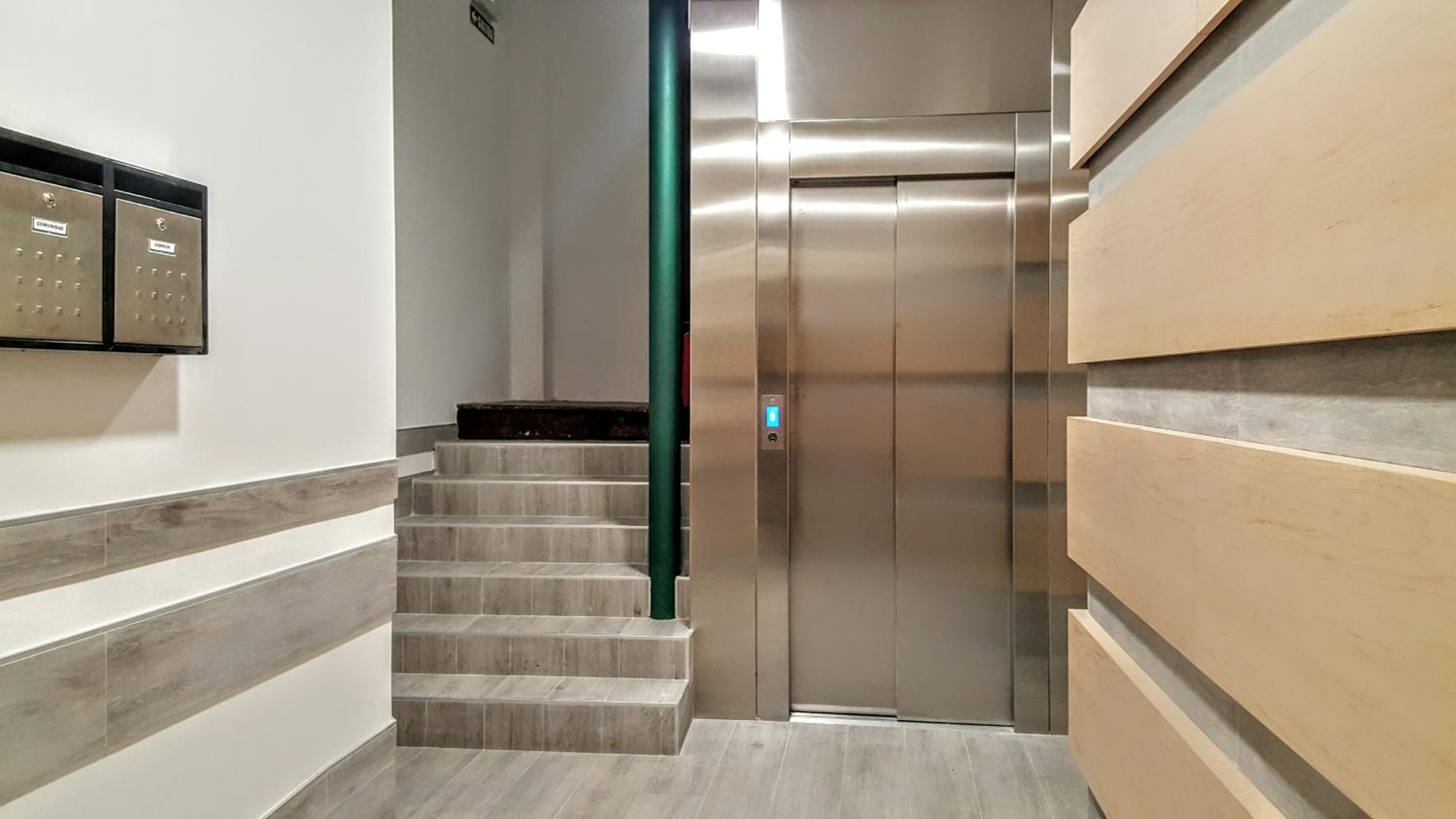 AT Compañía 100 m2 2 WC
