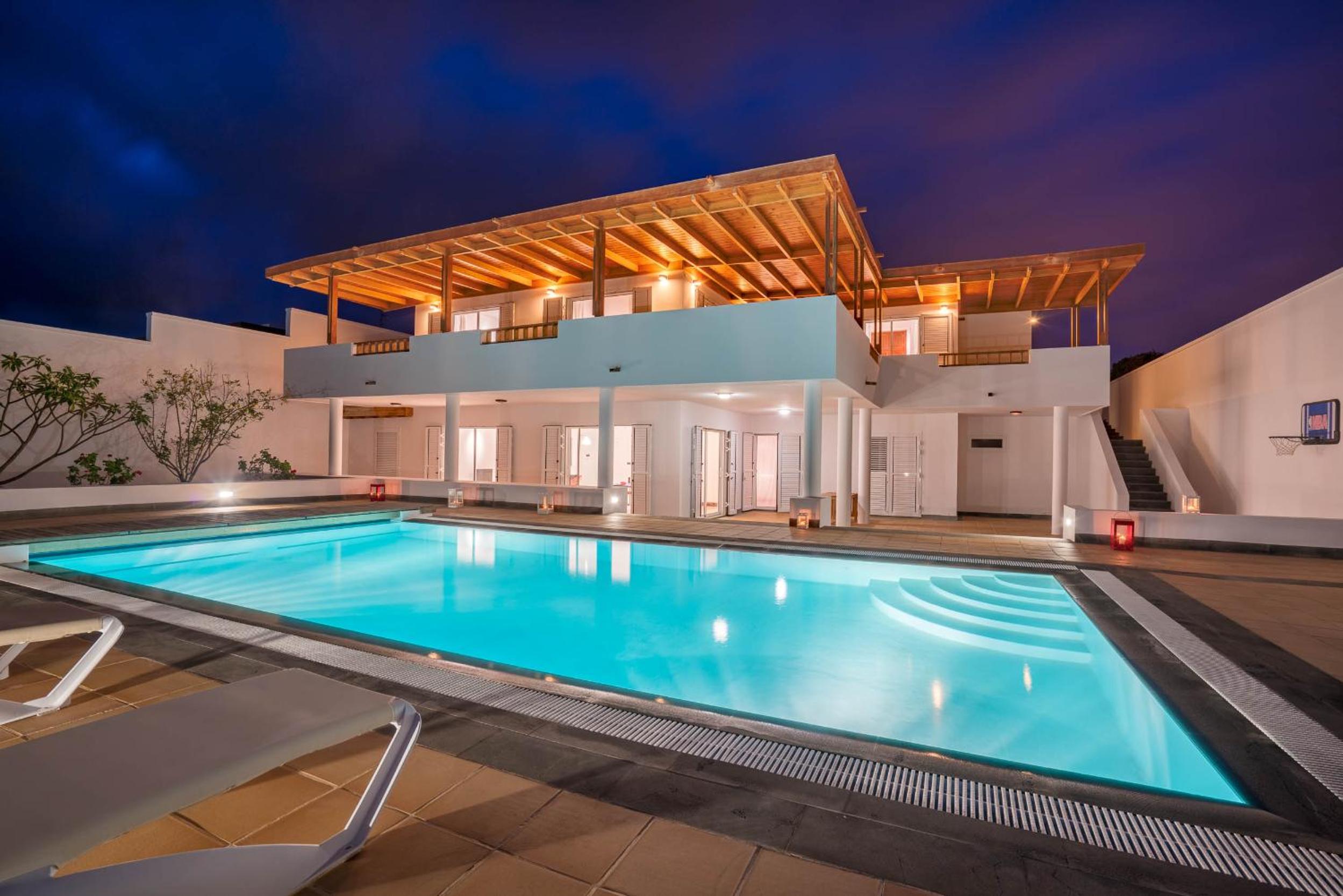 Hotel Villa Dedalos - A luxury large villa with a heated pool in Puerto Calero - Image 1