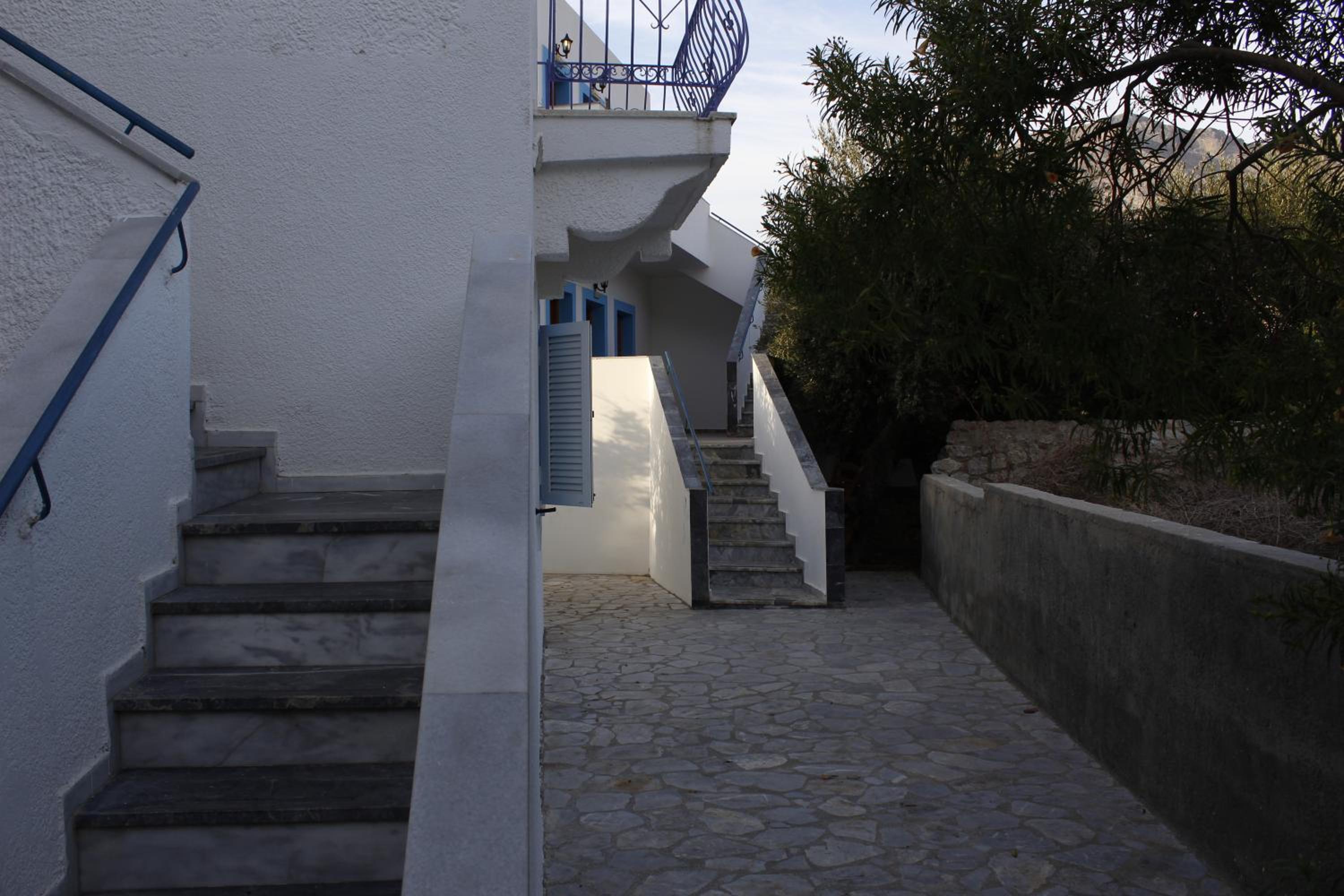 Climbing House Annas Apartments