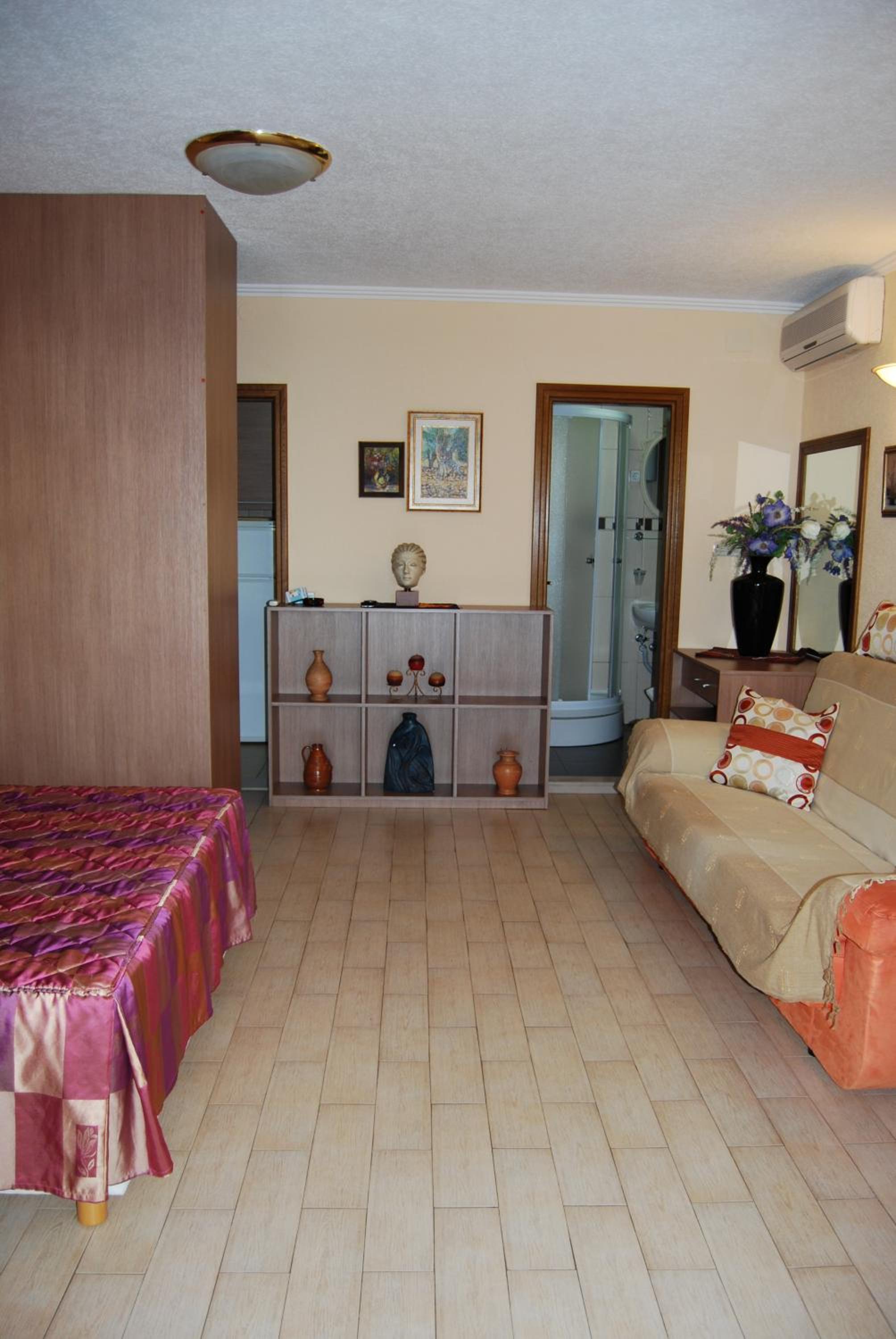 Photo 48