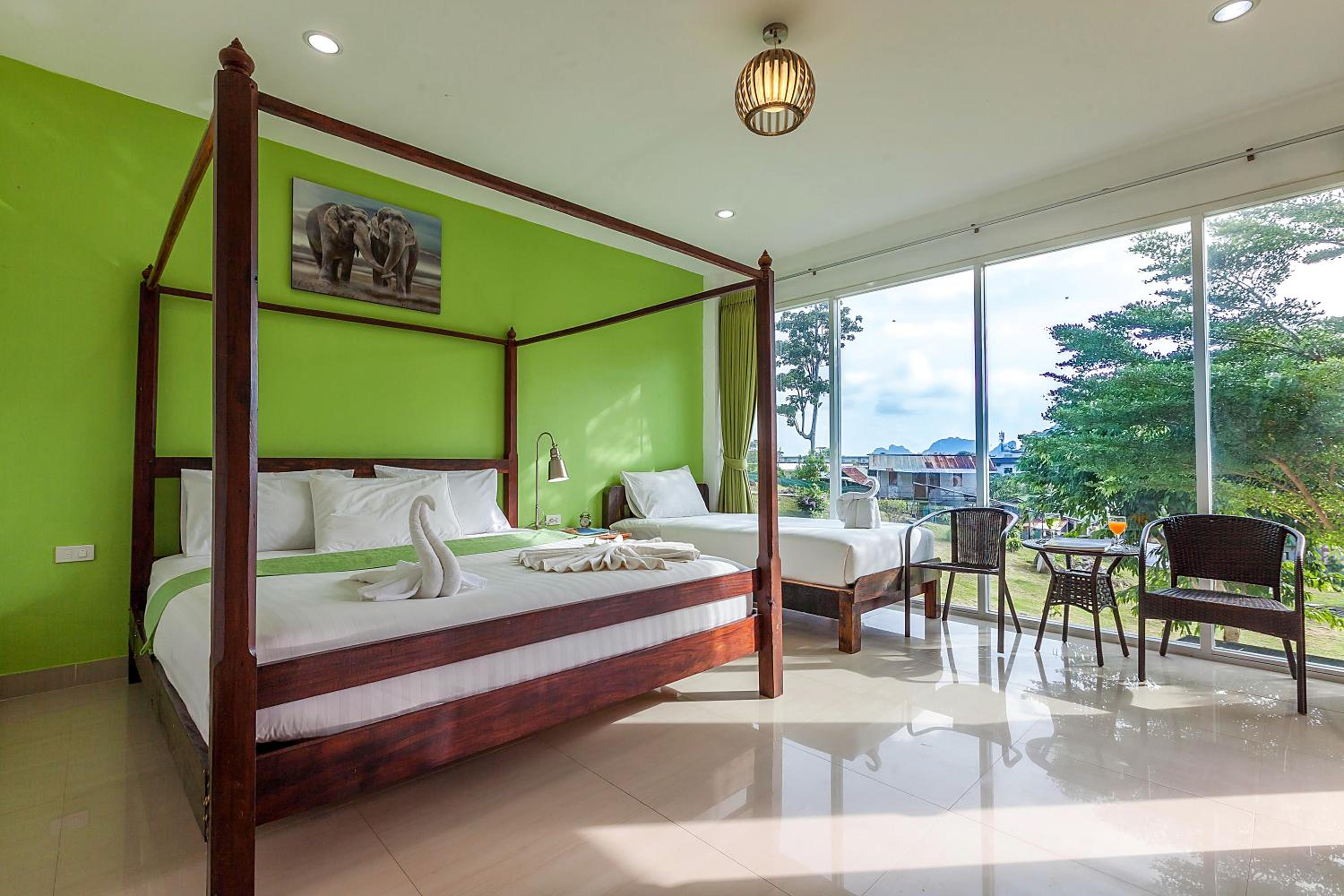 Phi Phi Chang Grand Resort