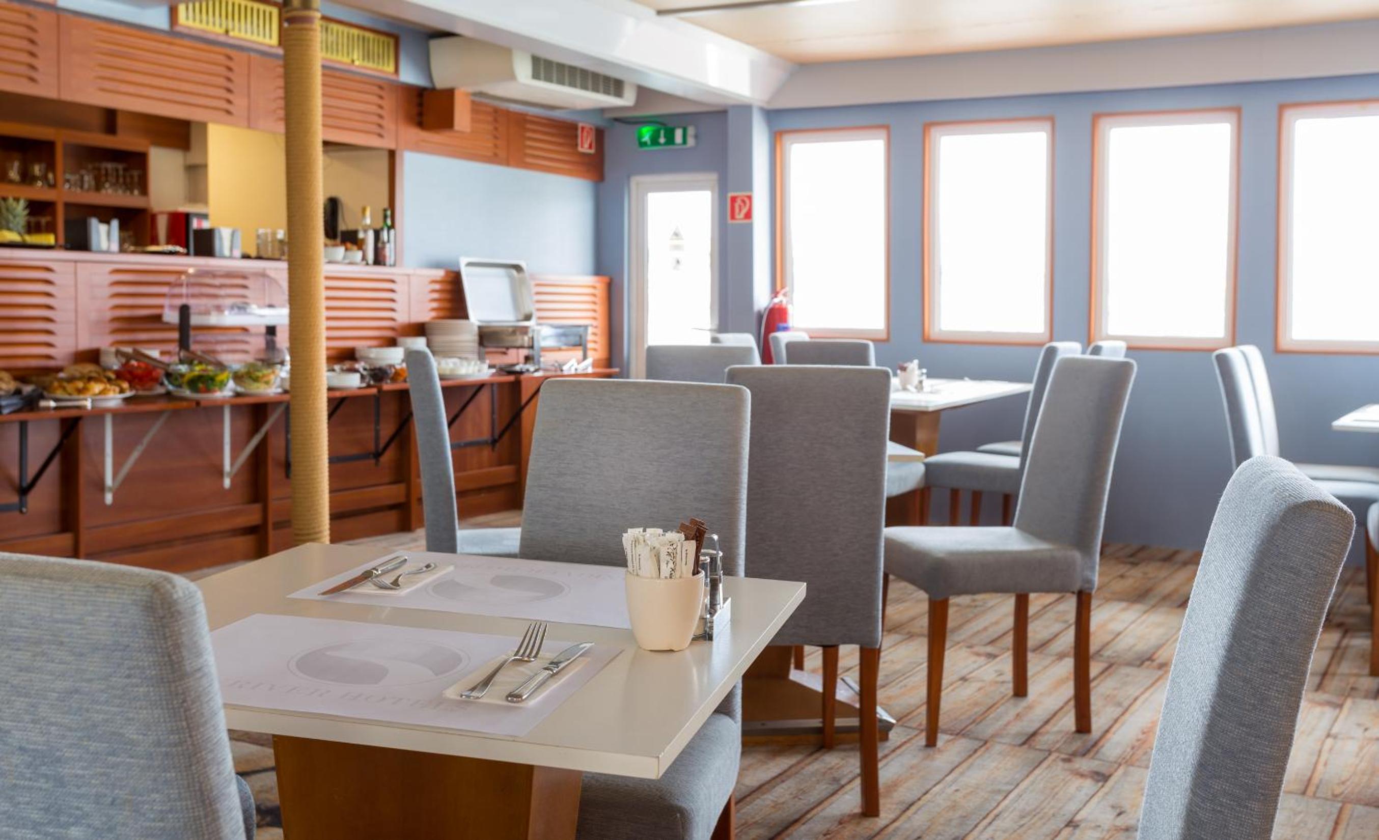 Grand Jules Boat Hotel Budapest 13