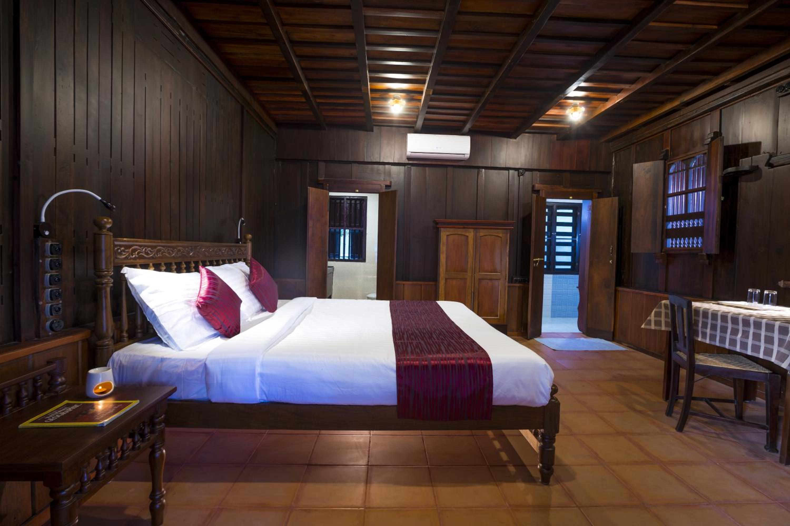 Kuttichira Heritage Home view 5