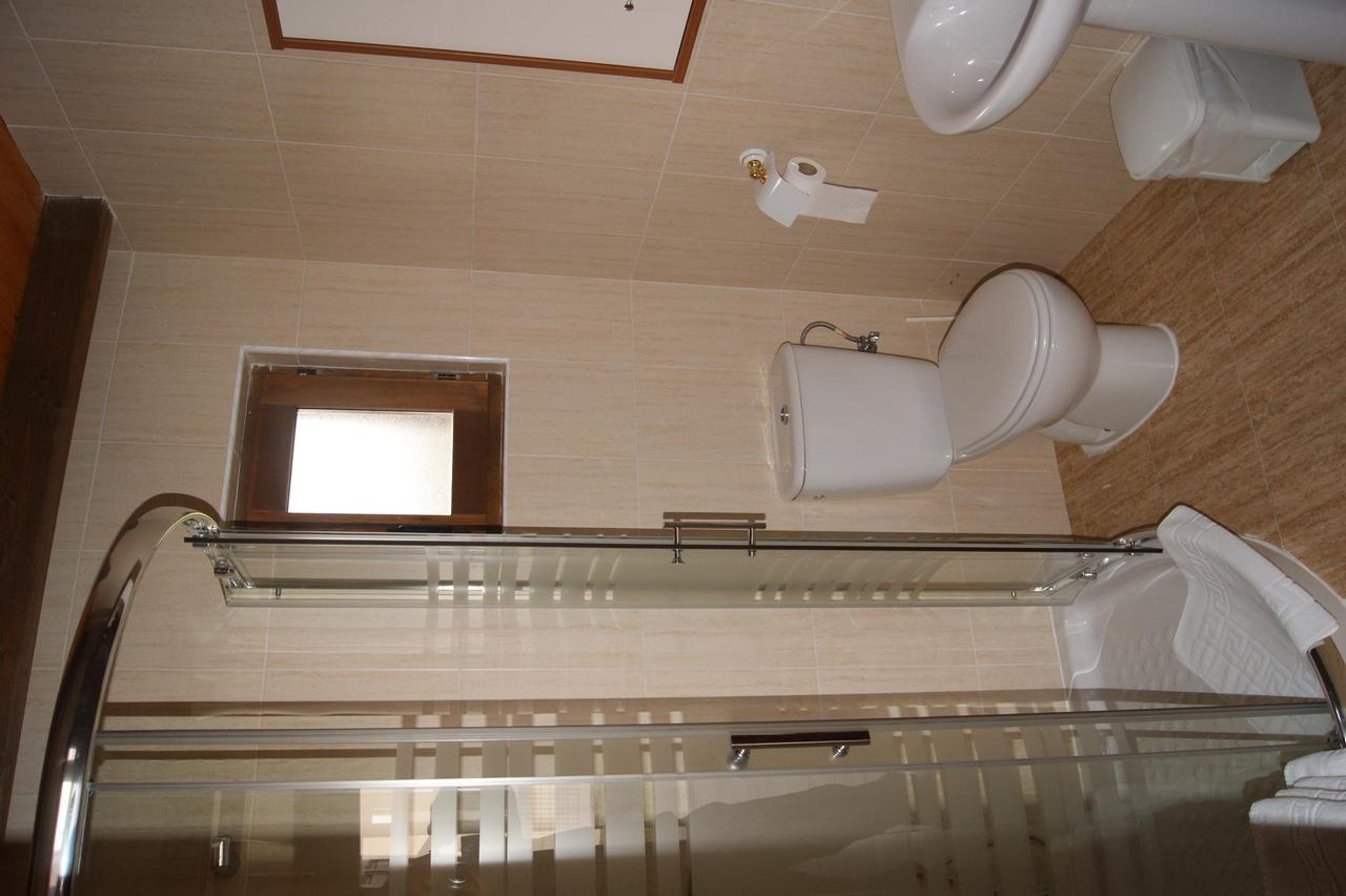 Photo 33