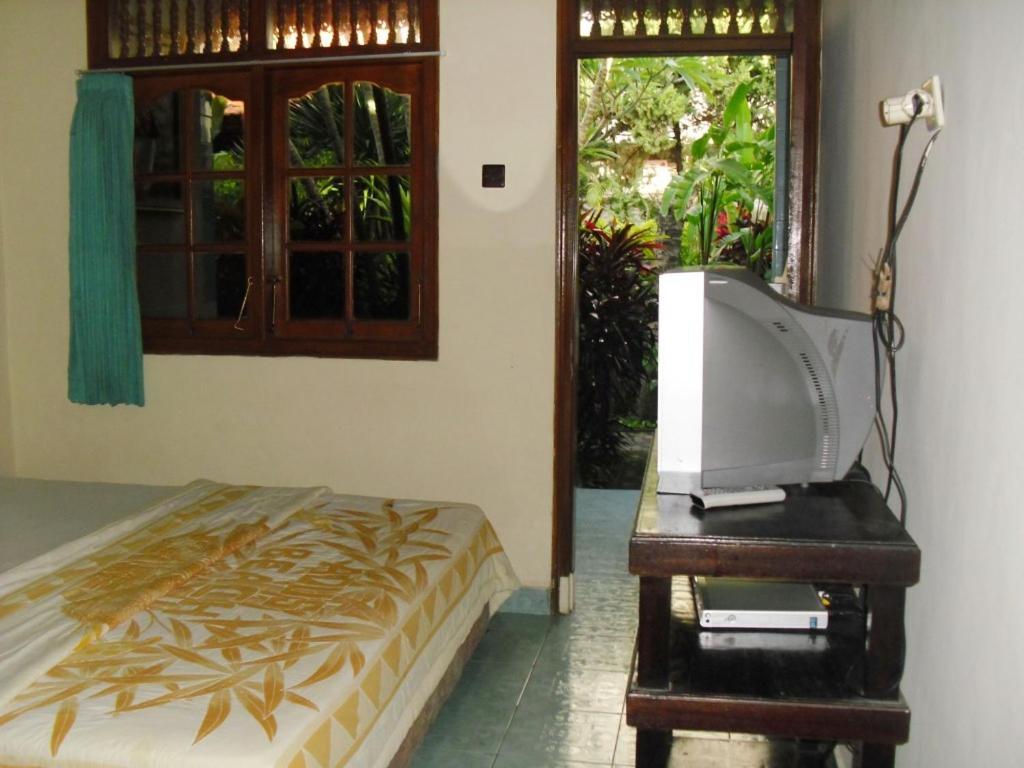 Adus Beach Inn