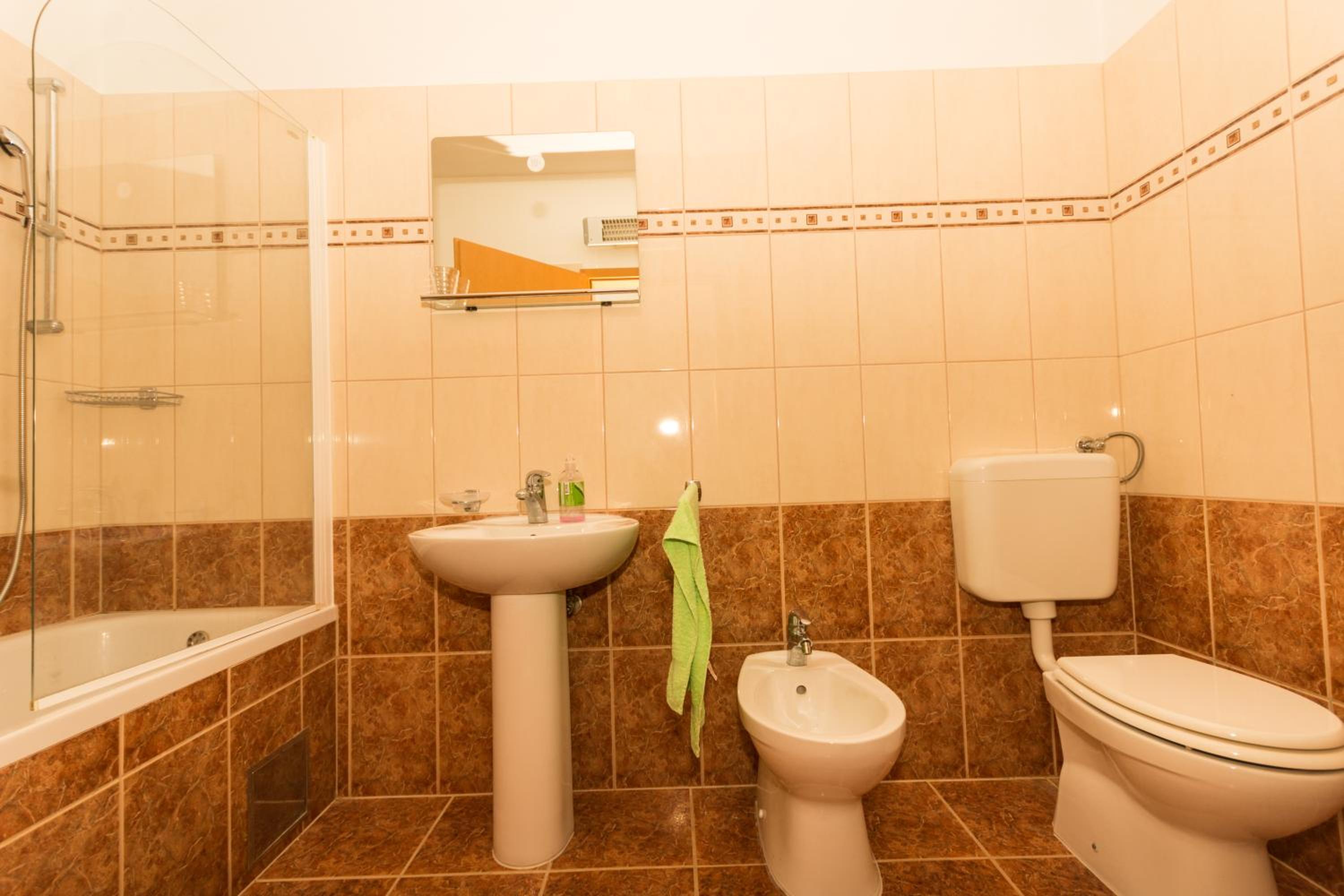 Apartment Pavic-Nikic en Trogir — bathroom