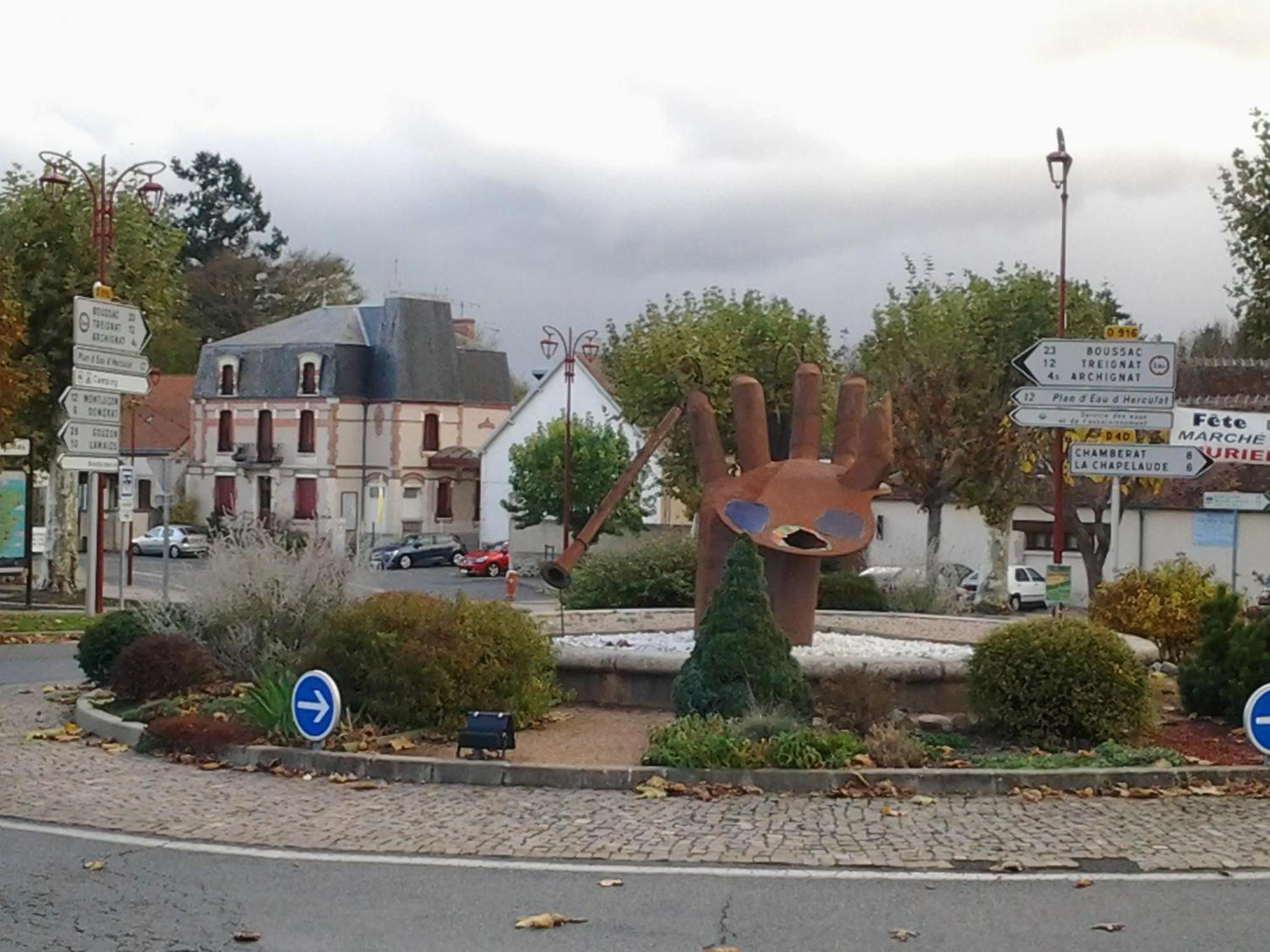 Les Calaubys view 3