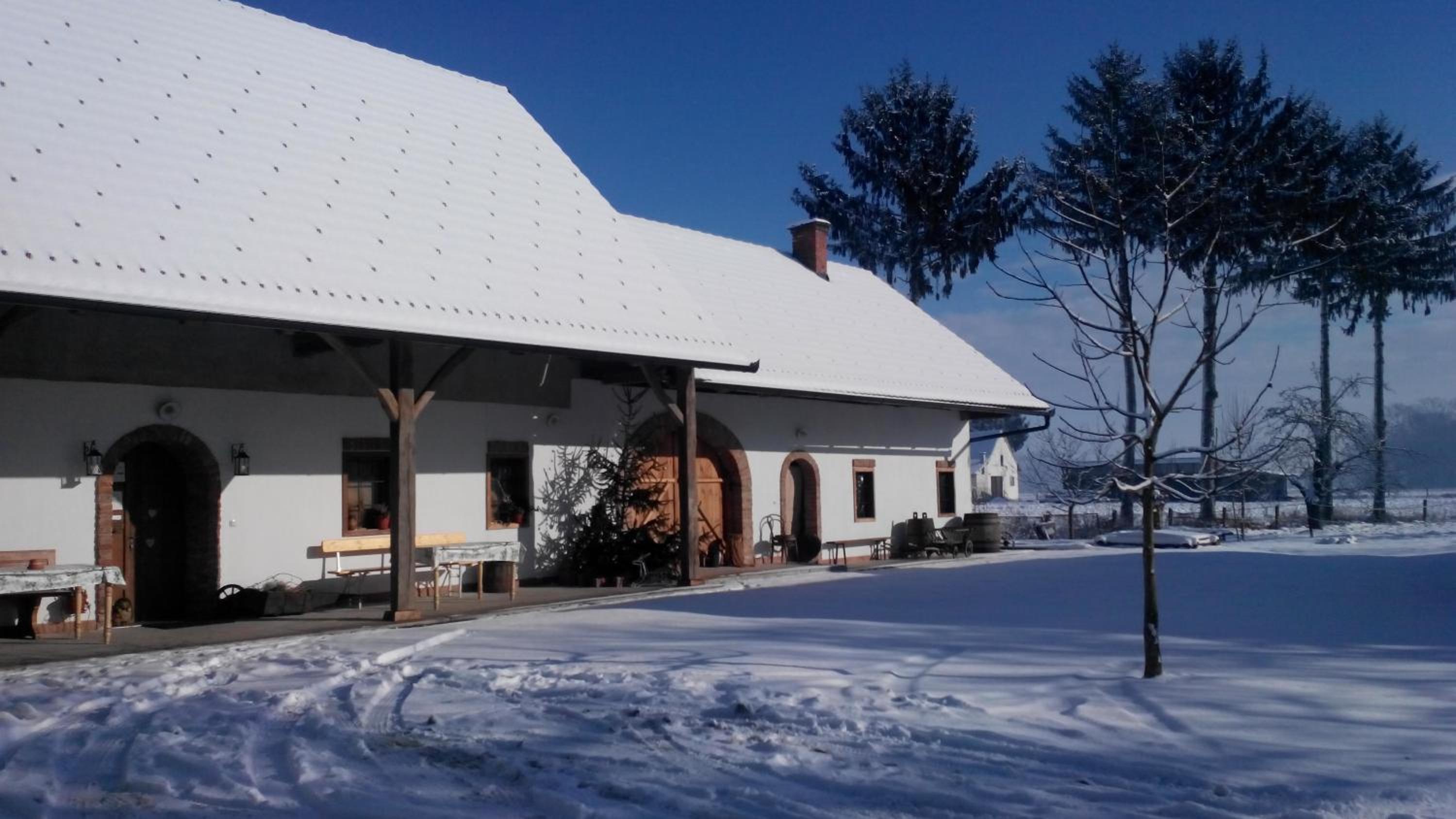 RANČ JUREŠ - Relaxing Countryside Escape