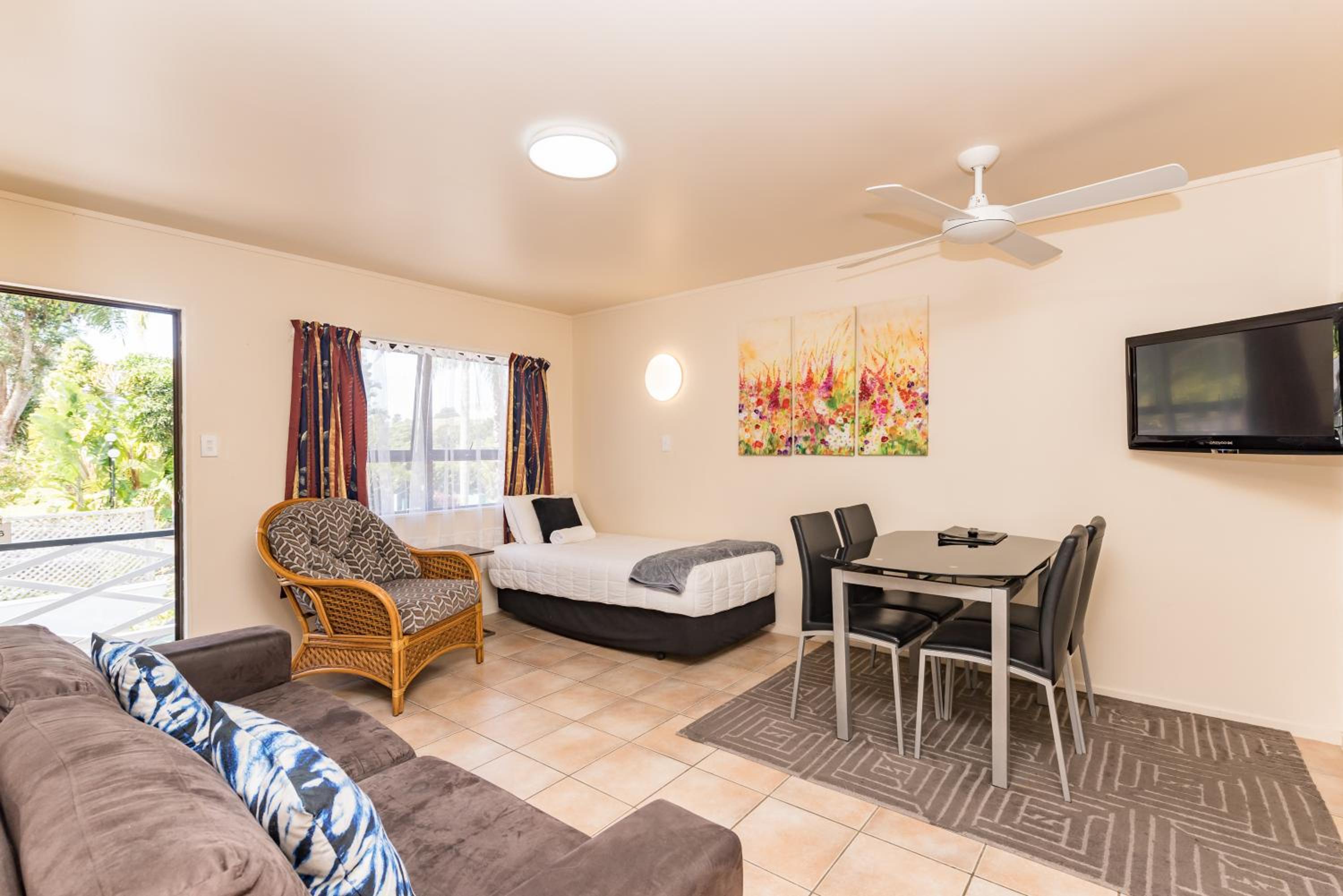 Dolphin Motel view 5