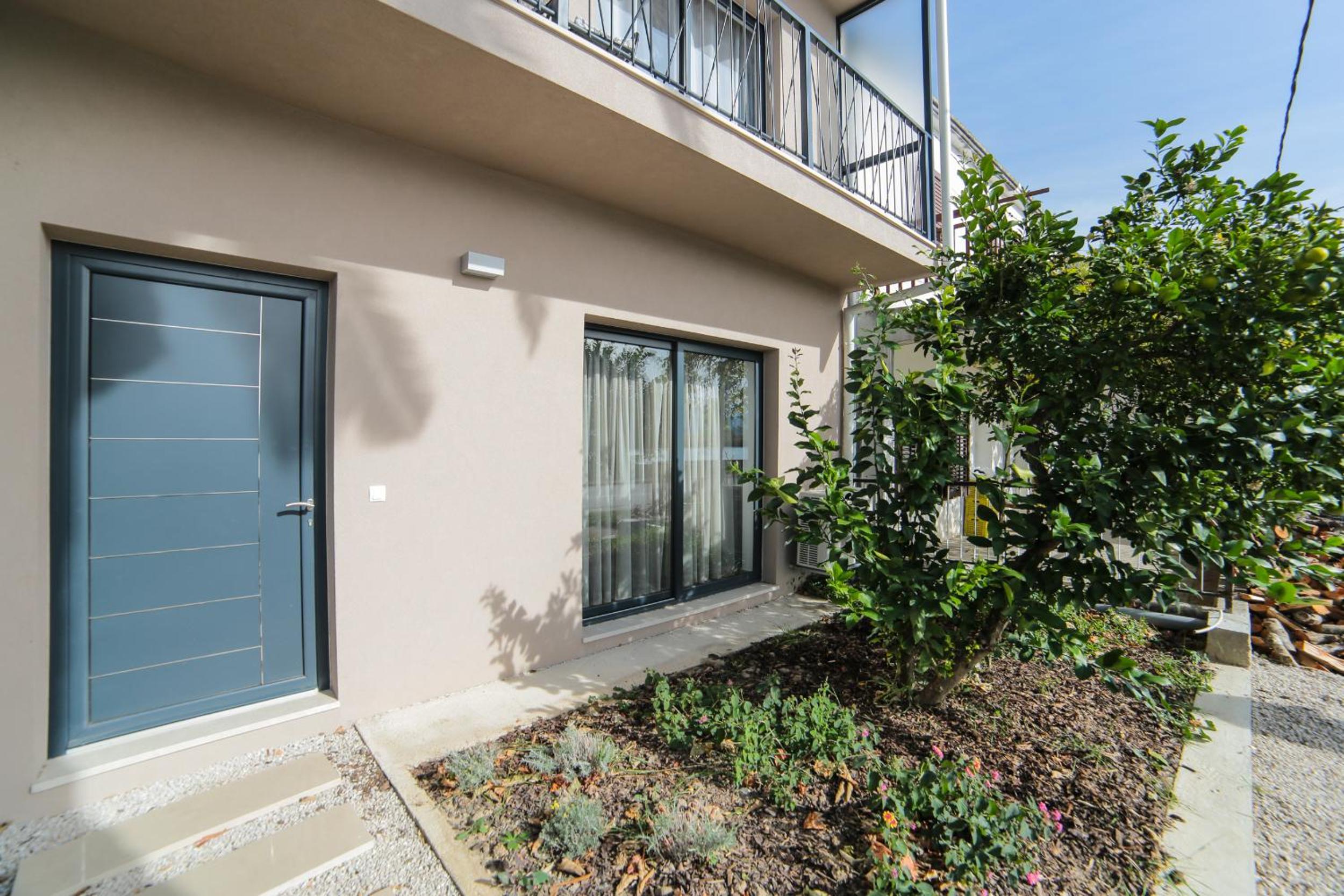 Lemon house view 3