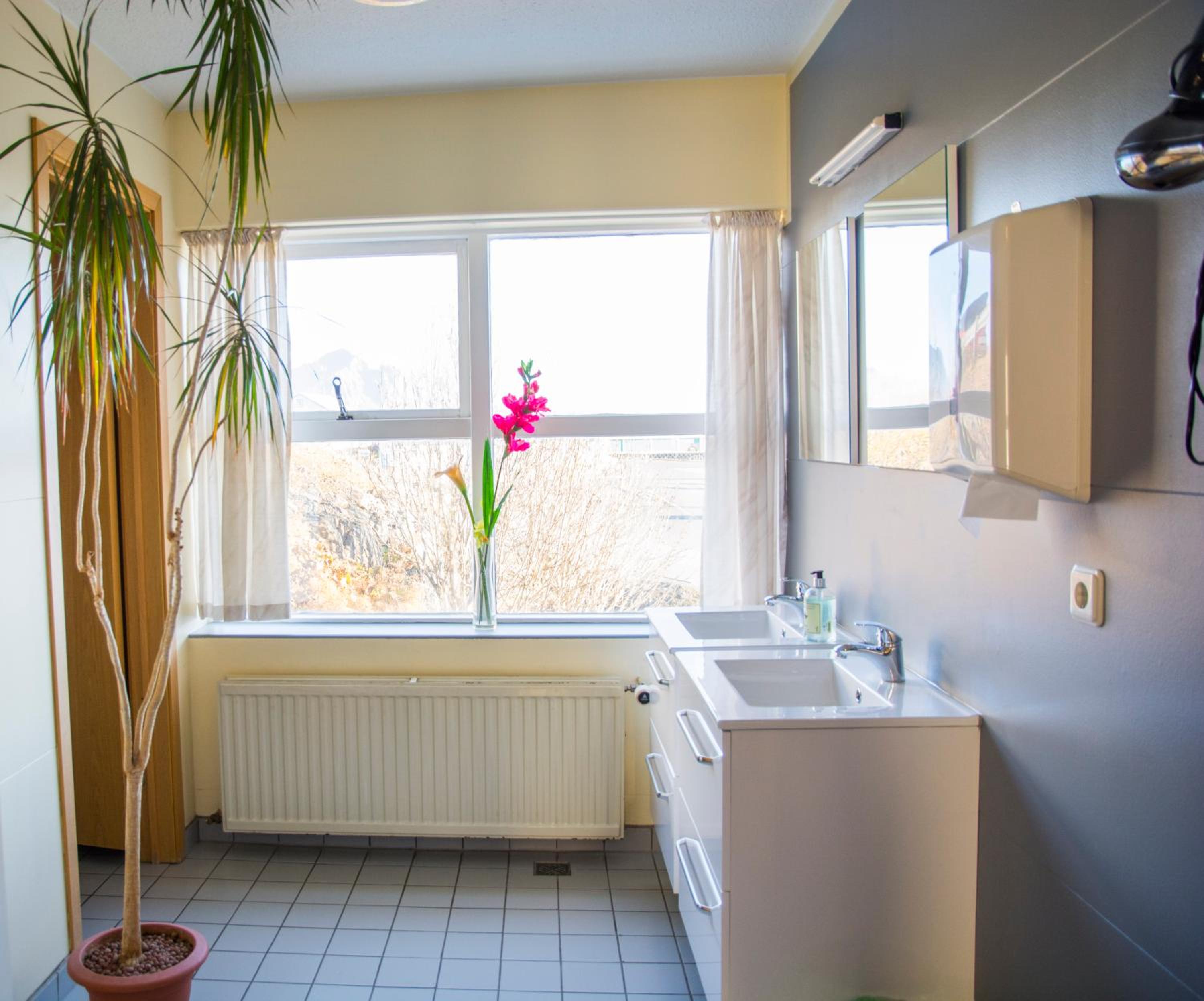 Guesthouse Hvammur by the Harbour