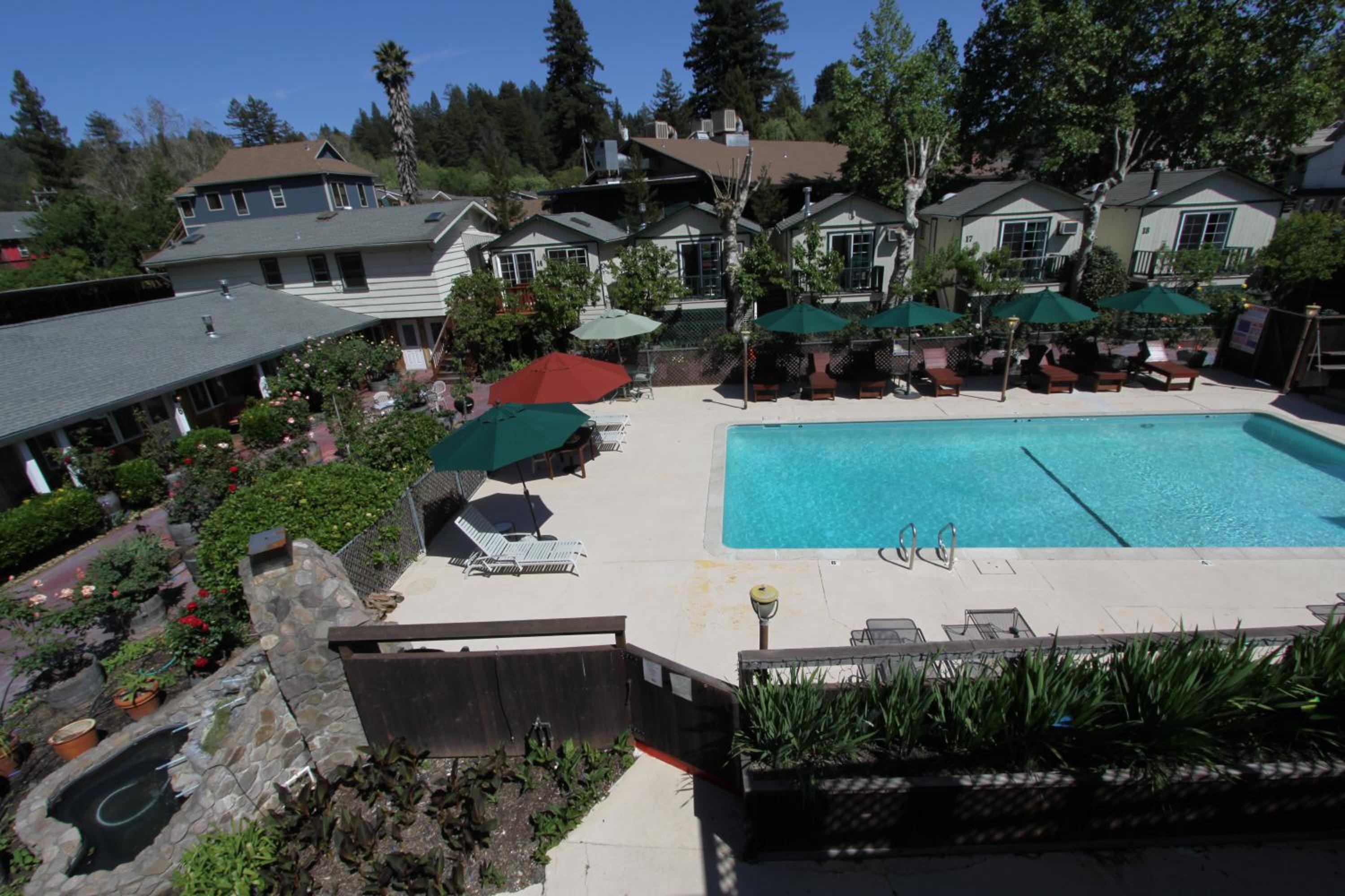 The Woods Hotel - Gay LGBTQ Cabins