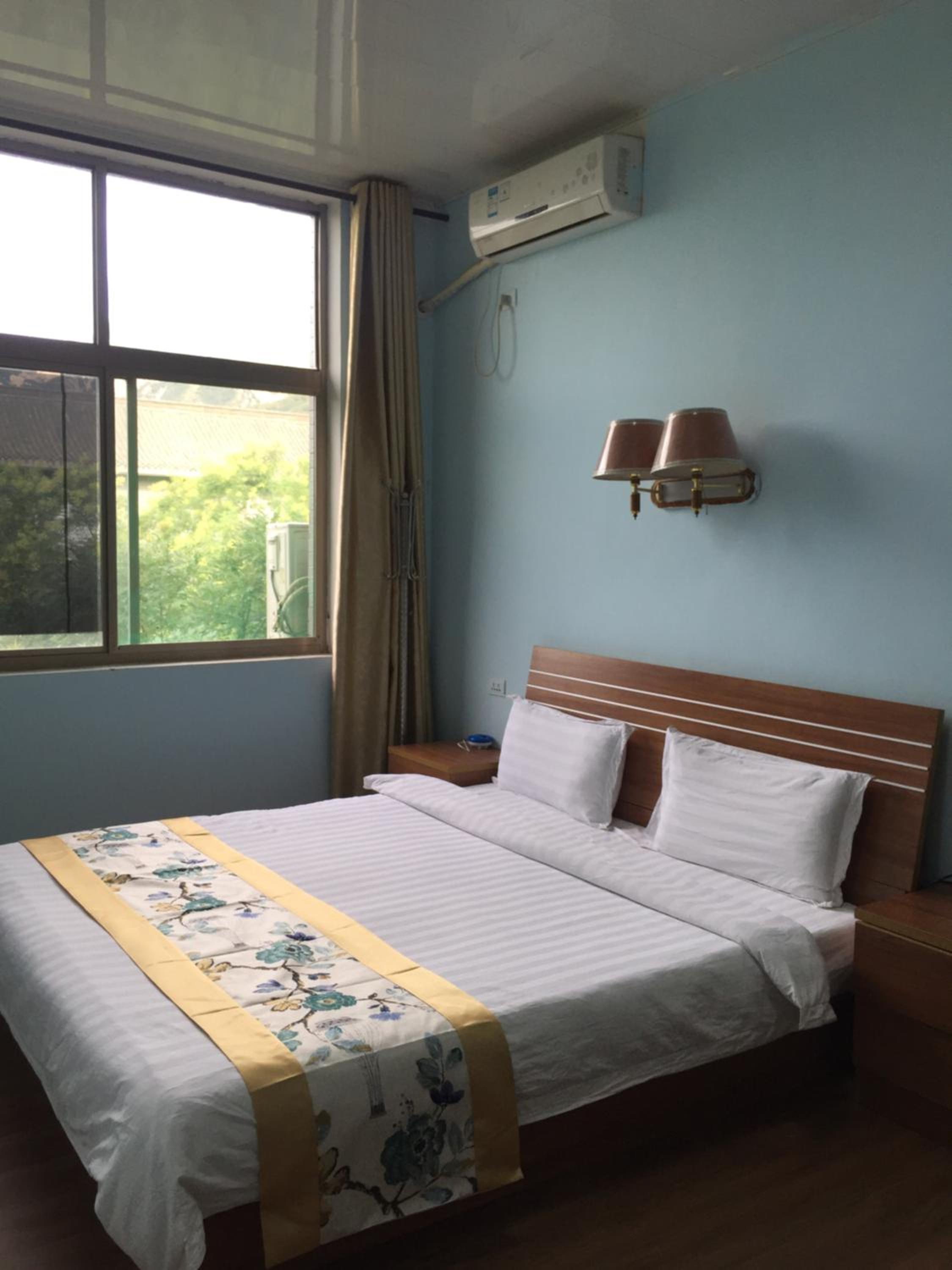 Huashan International Youth Hostel